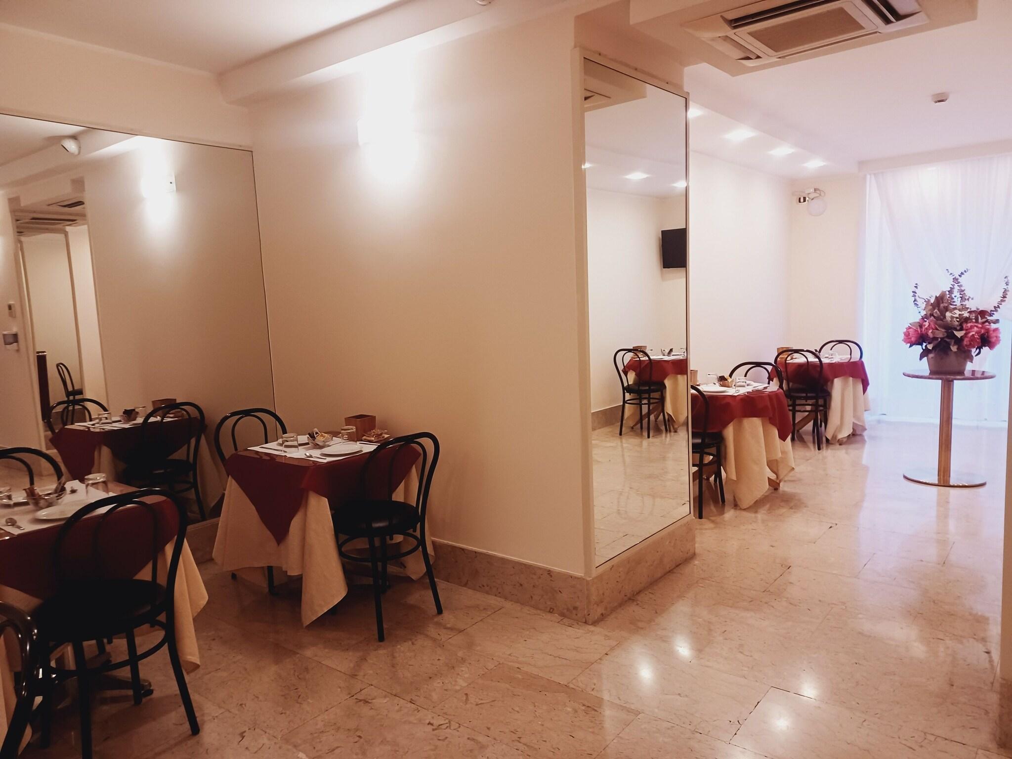 Bar/Salón Hotel Principe Eugenio