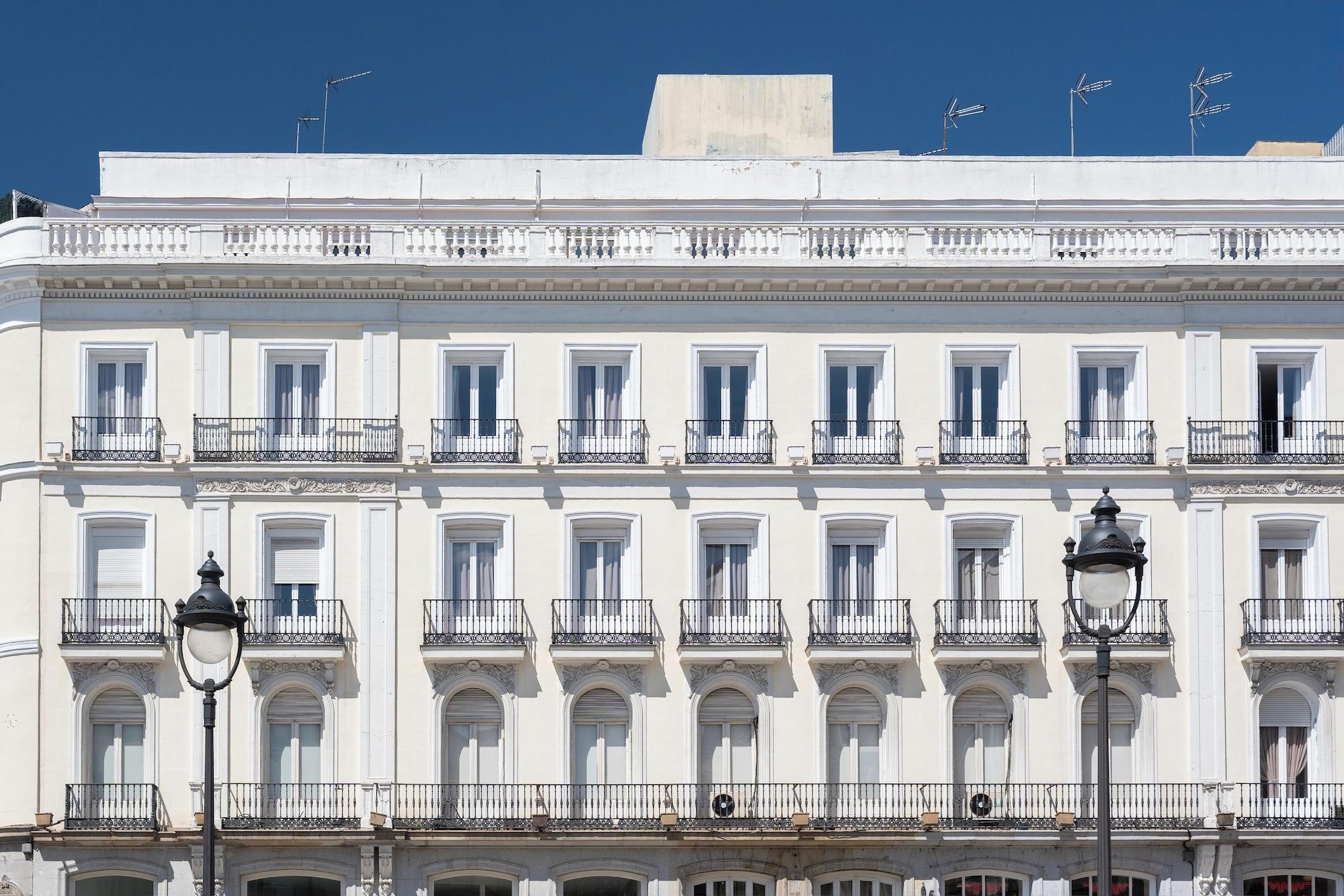 Vista Exterior LUTHIA Puerta del Sol