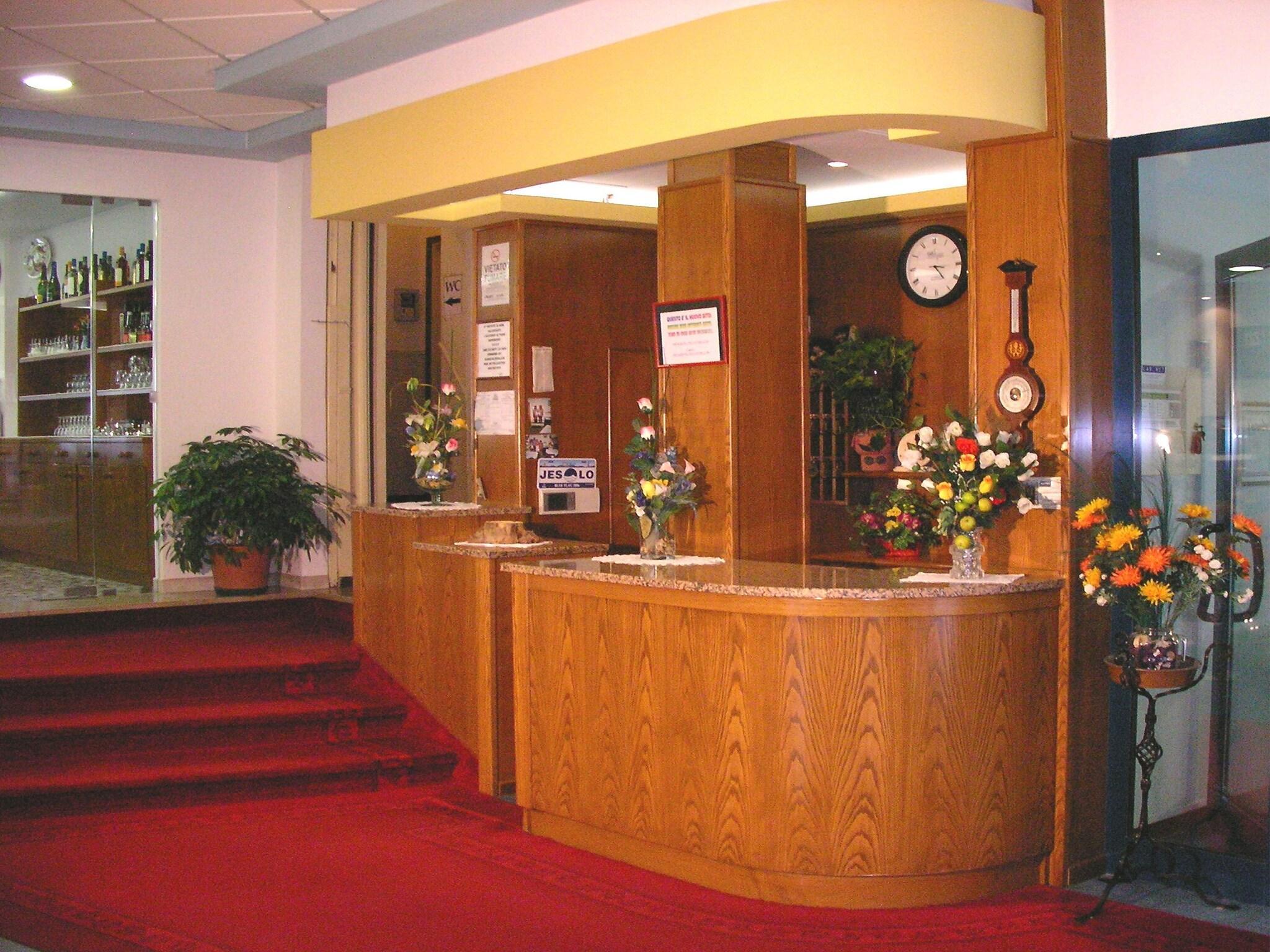 Vista Lobby Hotel Trovatore