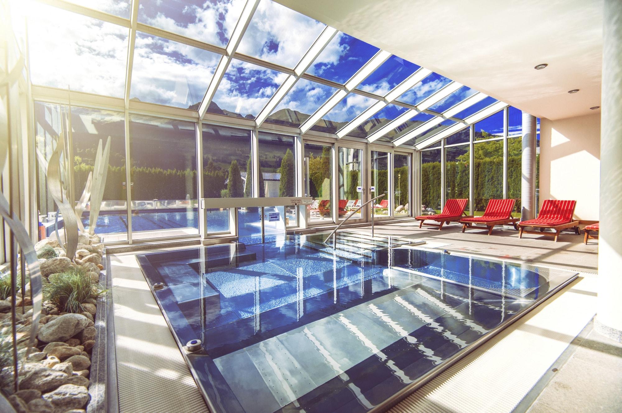 Vista Piscina Impuls Hotel Tirol