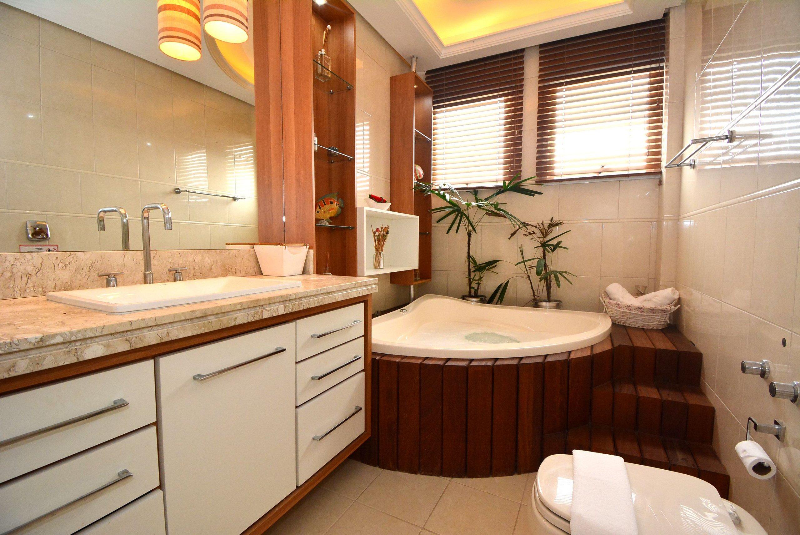 Baño Elegante Casa com Piscina - João Paulo - CEN005