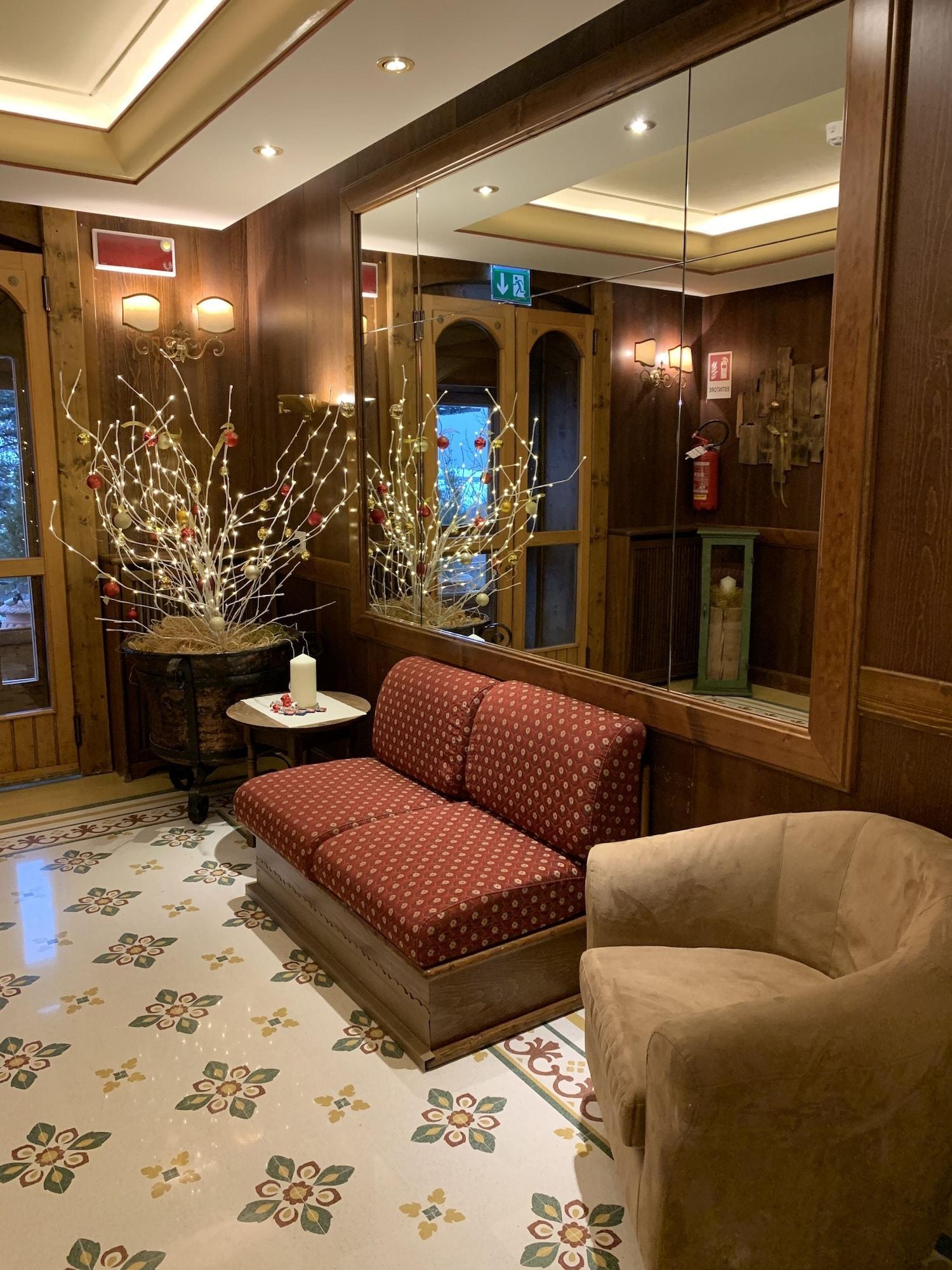 Vista Lobby Hotel Serena