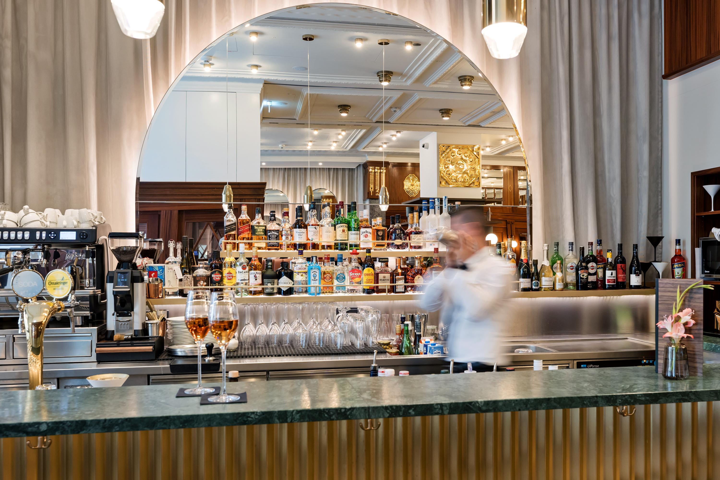 Vista Lobby Hotel Astoria Vienna, Curio Collection by Hilton