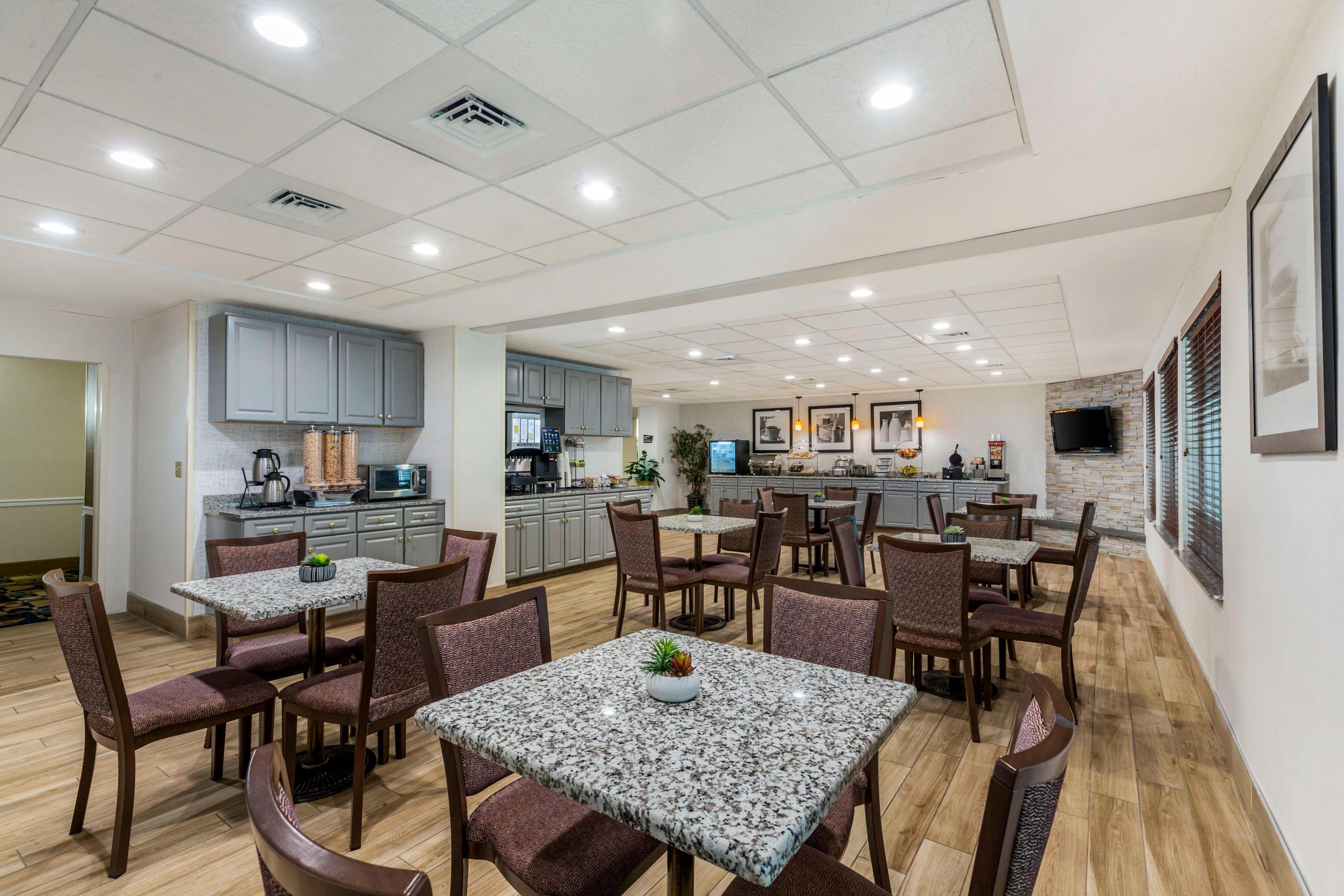 Restaurant Best Western Plus New England Inn & Suites