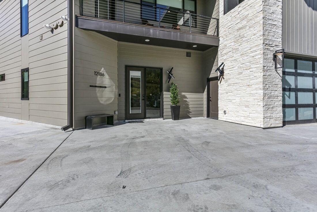 Vista Exterior 9005B - Luxury Two Bedroom + Den 2 Home