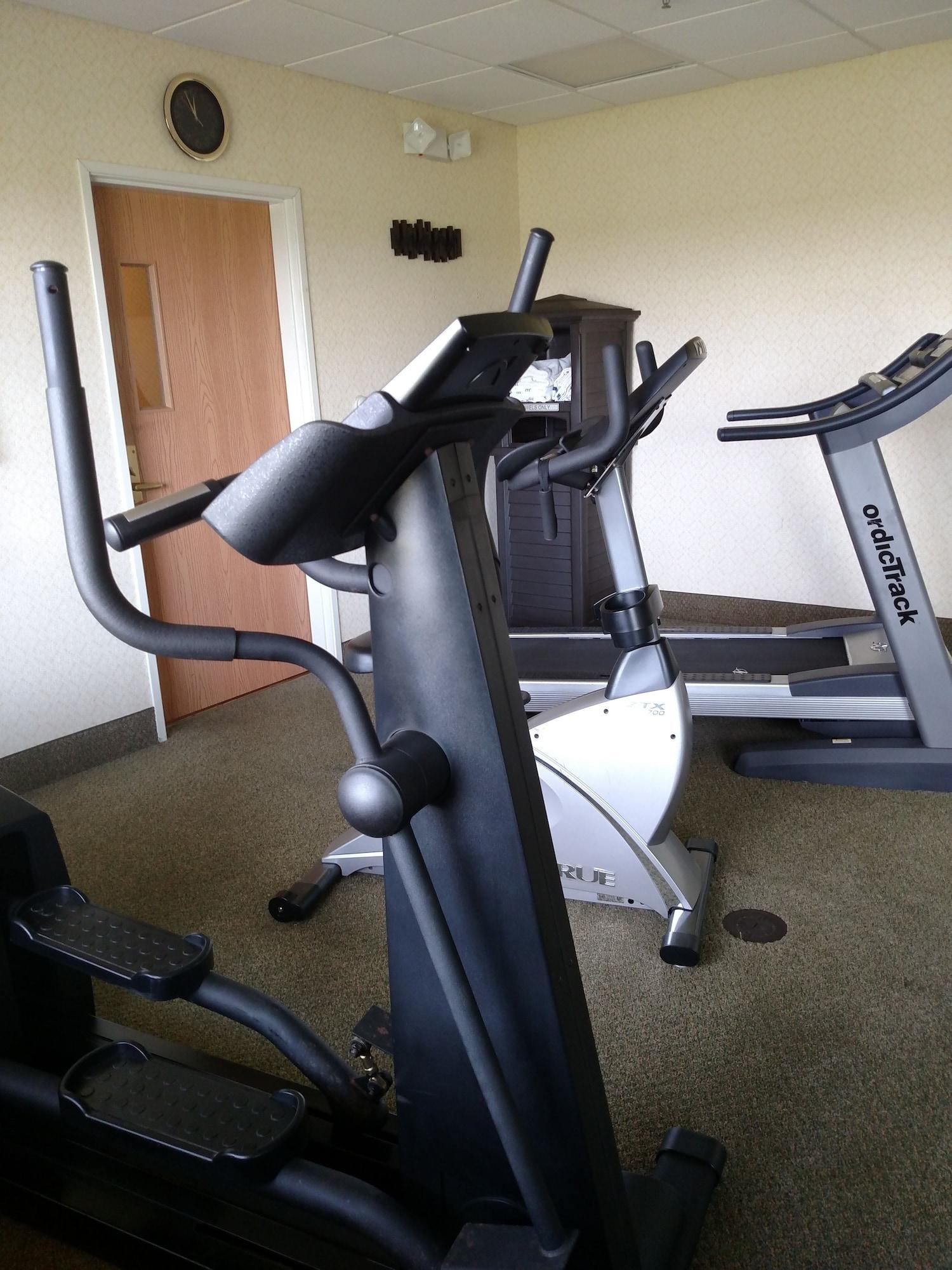 Gimnasio Holiday Inn Express Toledo West - Napoleon by IHG