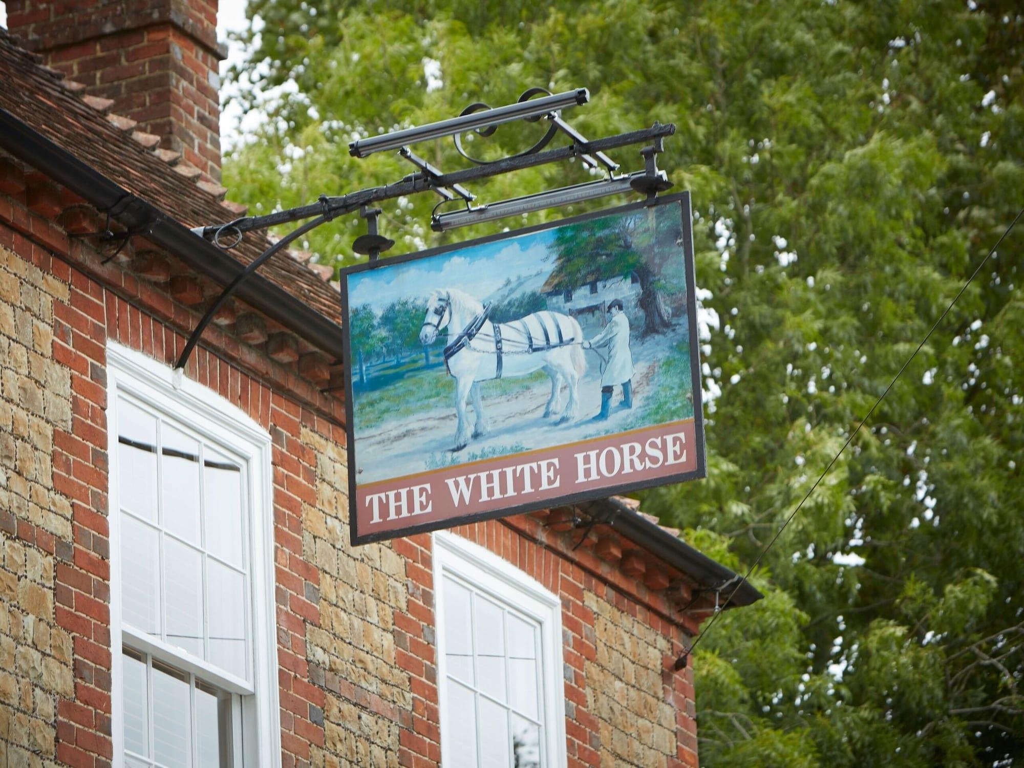 Vista Exterior The White Horse Inn