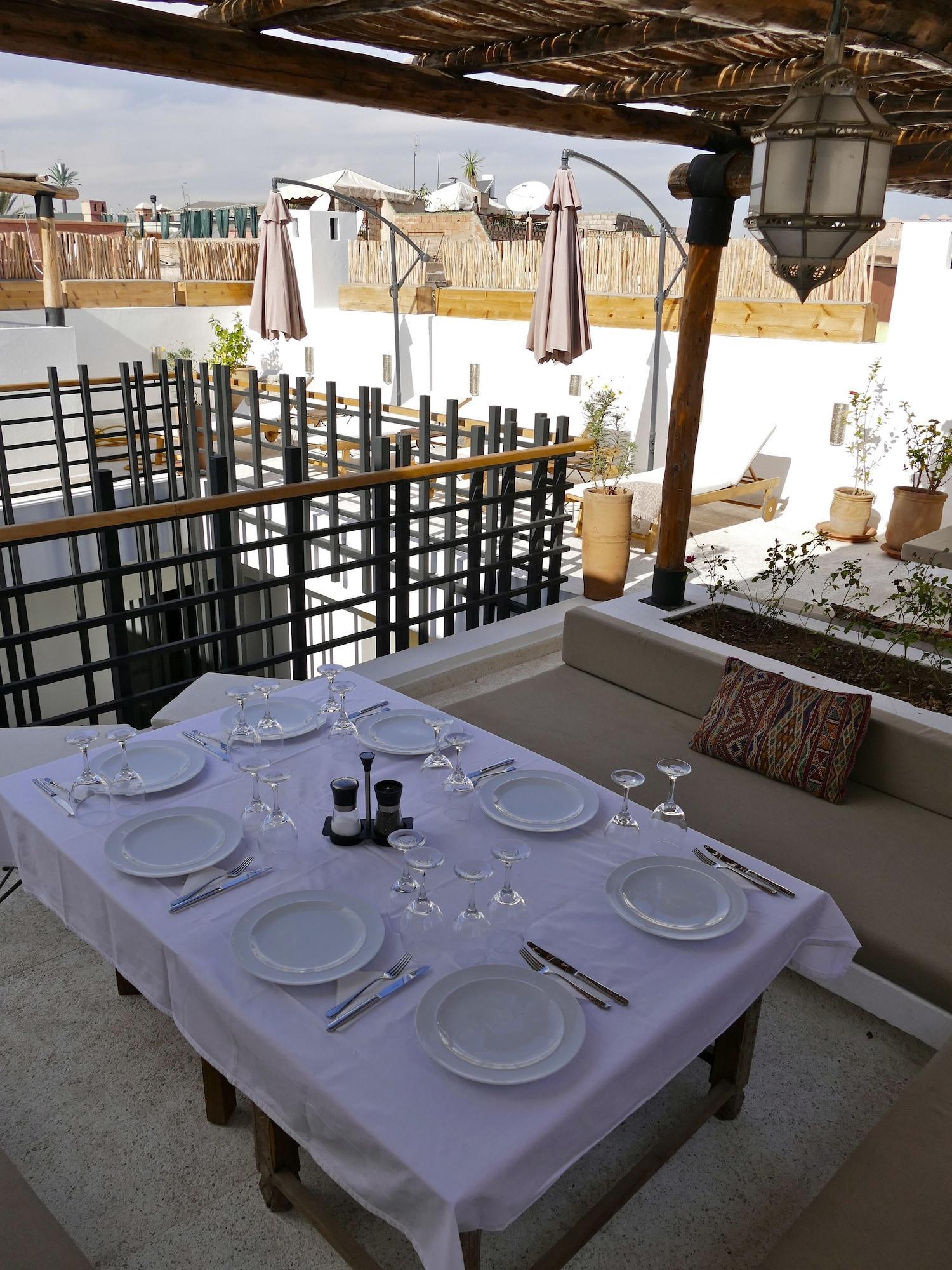 Restaurant Riad Zebrakaro