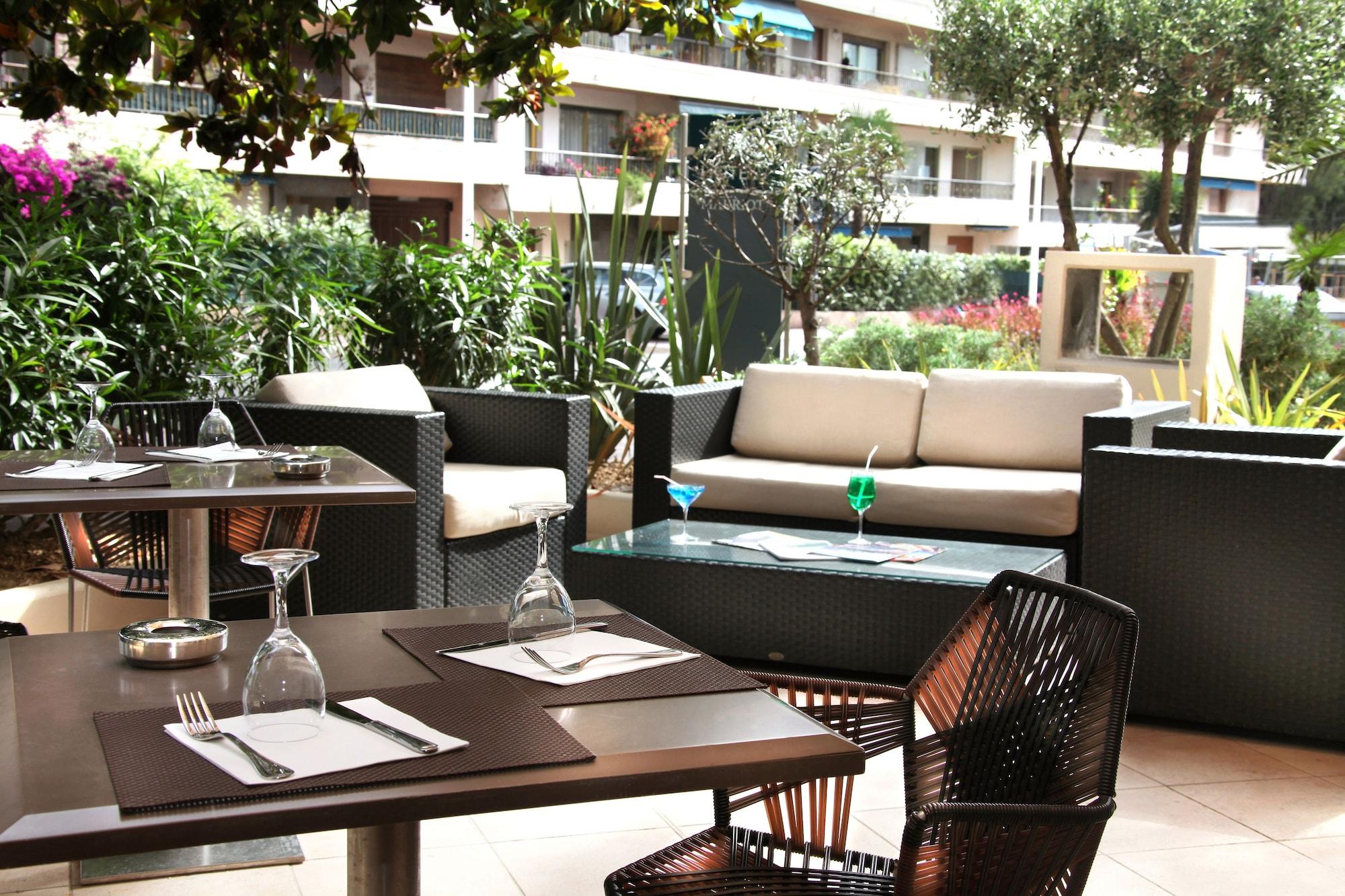Vista Exterior AC Hotel by Marriott Ambassadeur Antibes - Juan Les Pins