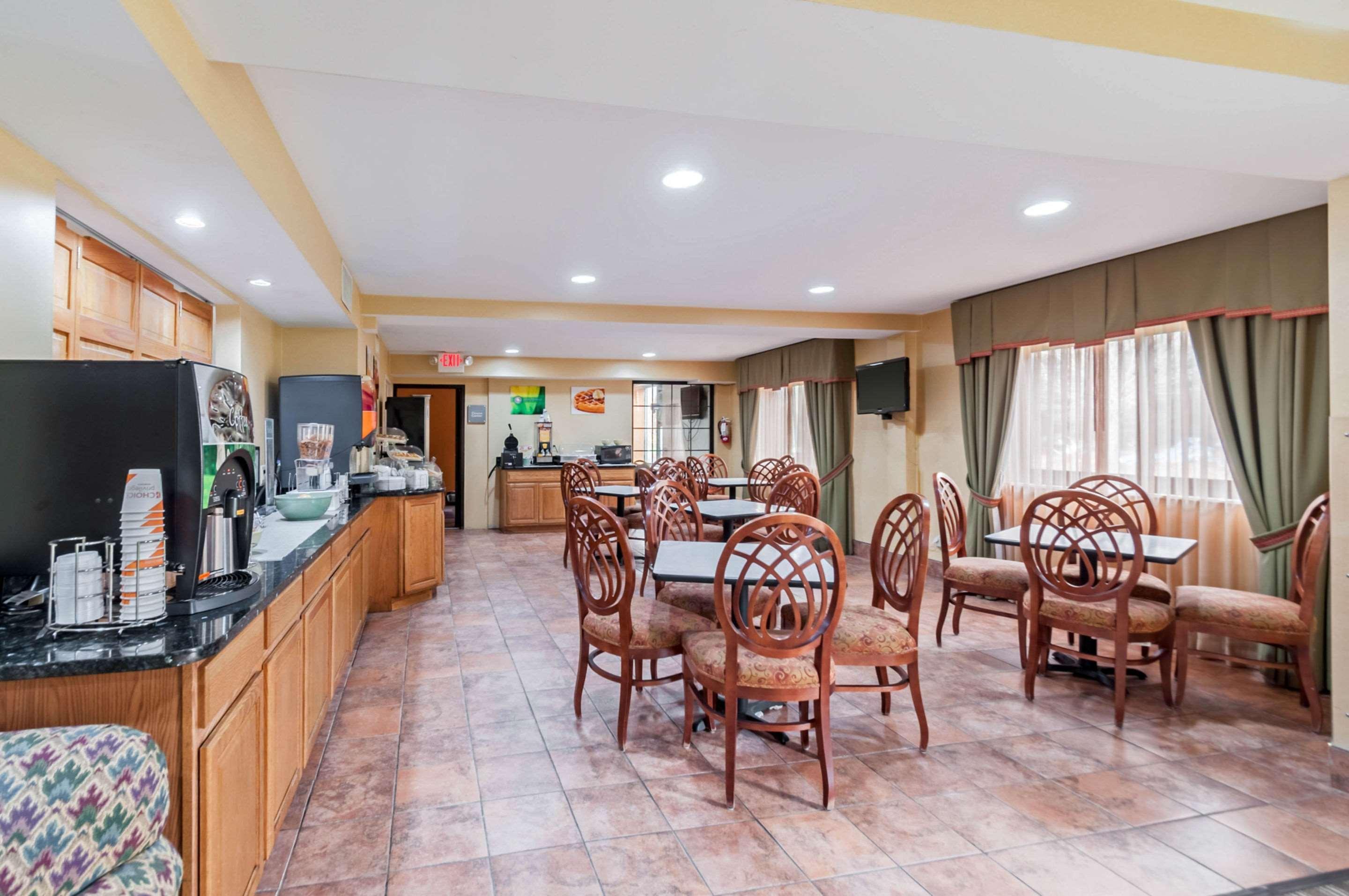 Restaurant Red Roof Inn & Suites Chestertown