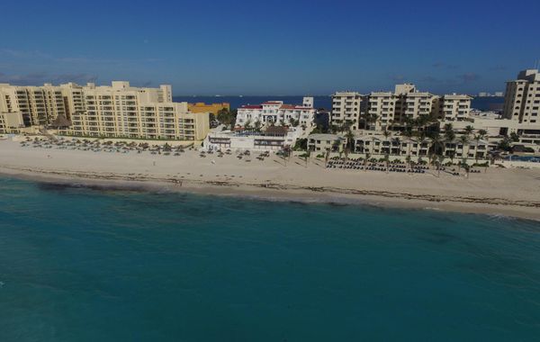 Hotel y Museo Casa Turquesa - Hoteles cerca de Playa Marlín en Cancún