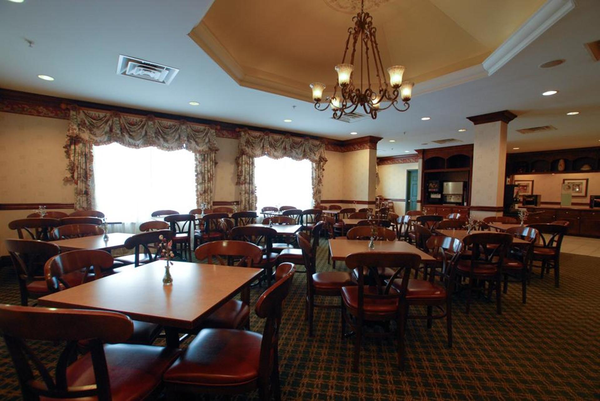 Restaurant Country Inn & Suites By Carlson, Newark Airport