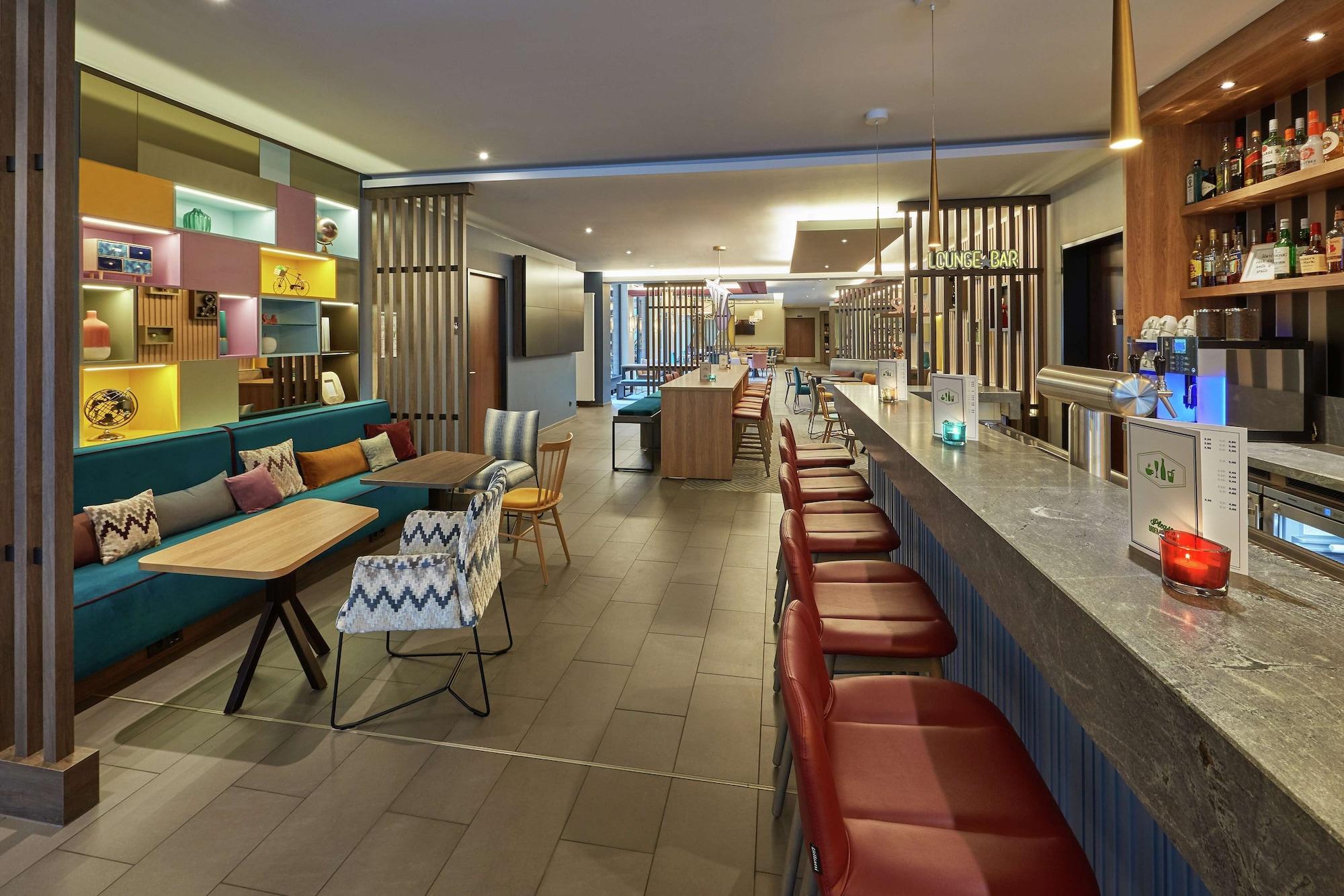 Bar/Salón Hampton by Hilton Berlin City West