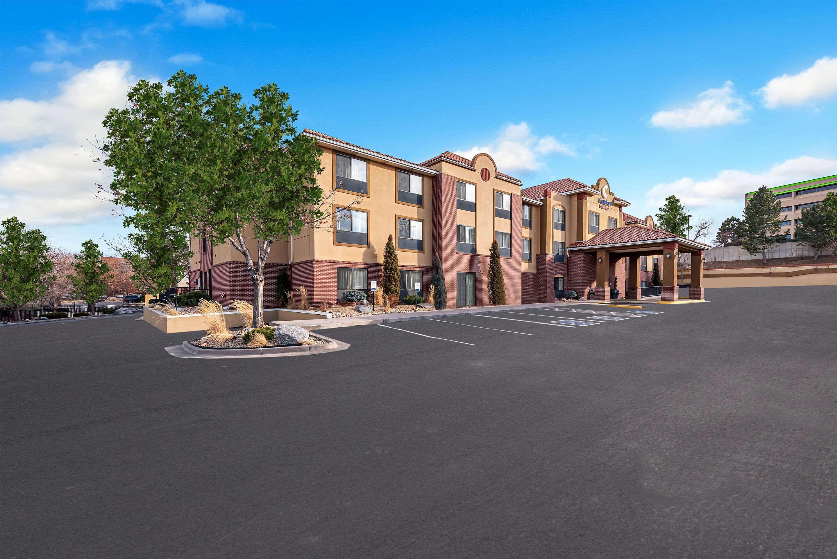 Vista Exterior Comfort Suites Lakewood - Denver