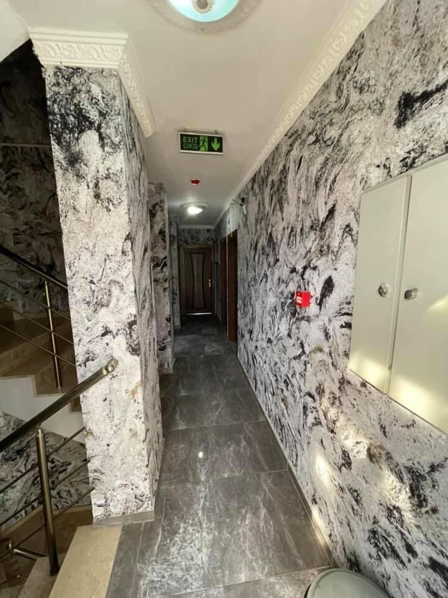 Varios Ozgur Hotel
