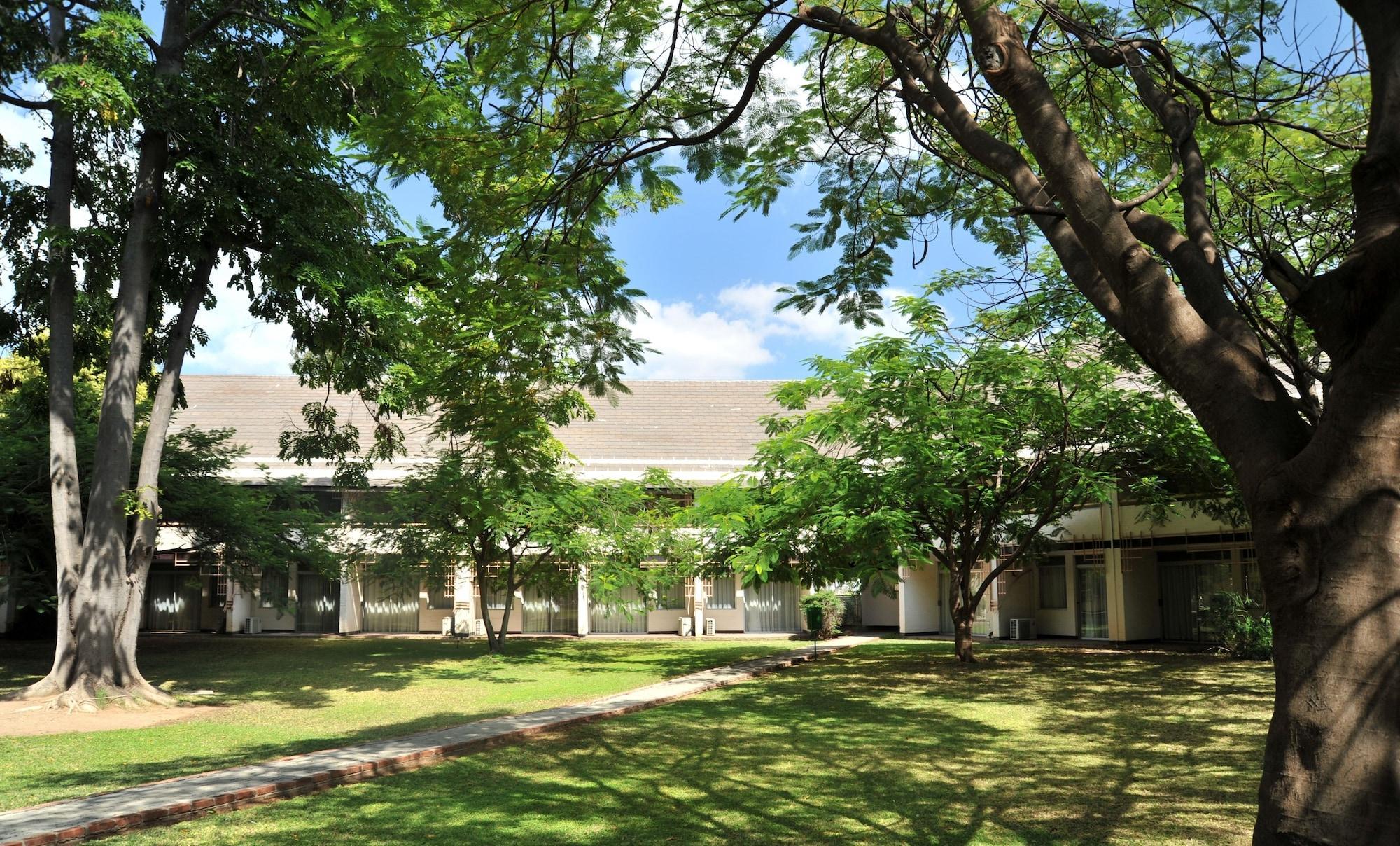 Vista Exterior Cresta Thapama