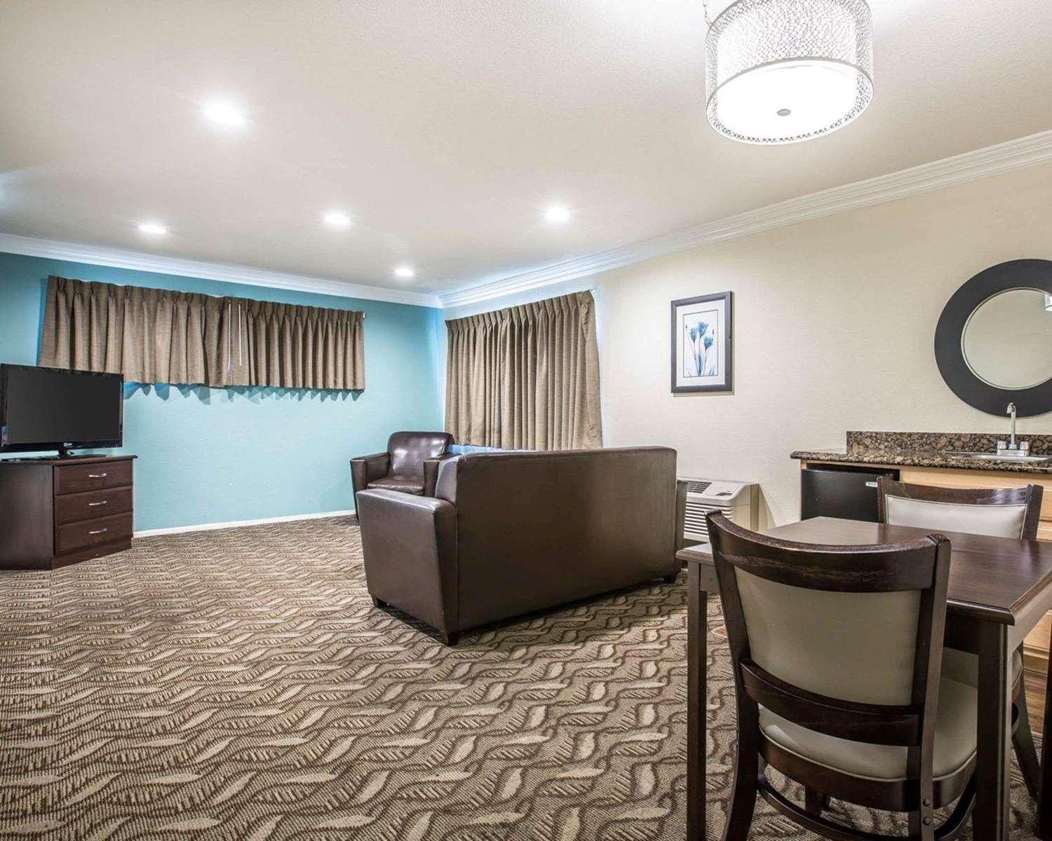 Suite Rodeway Inn & Suites LAX