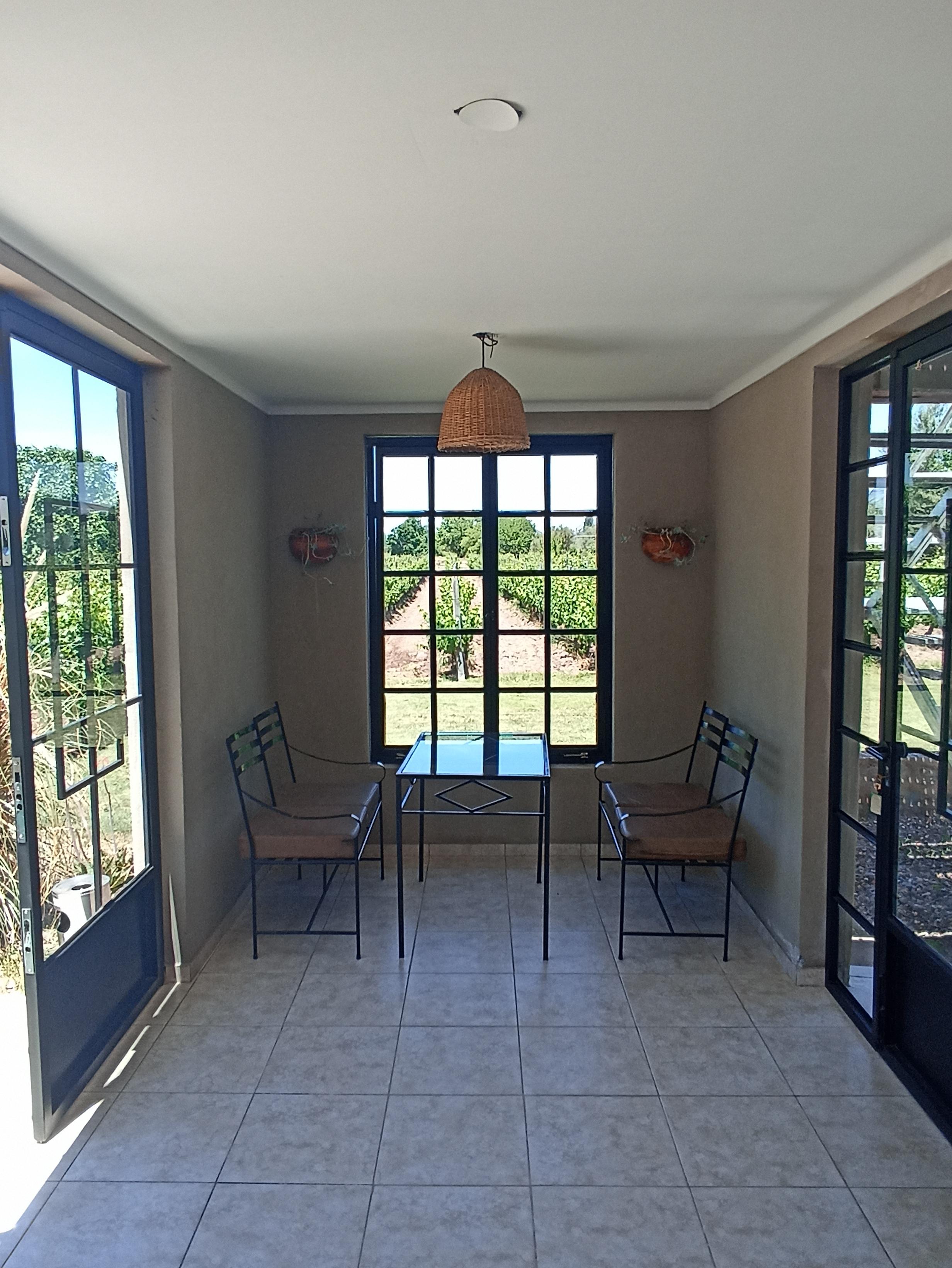 Vista Lobby Posada Cavieres Wine Farm