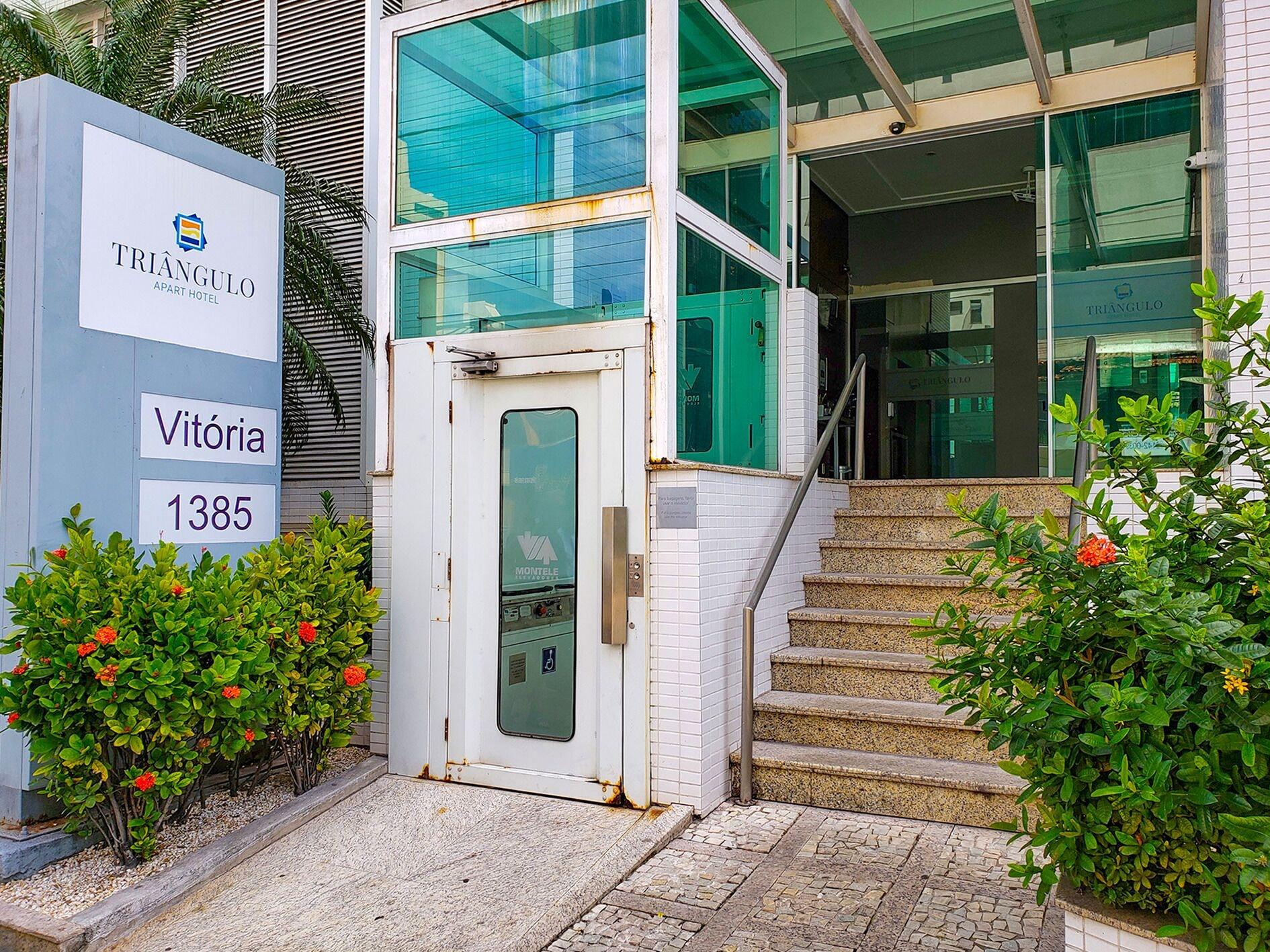 Vista Exterior Triângulo Apart Hotel