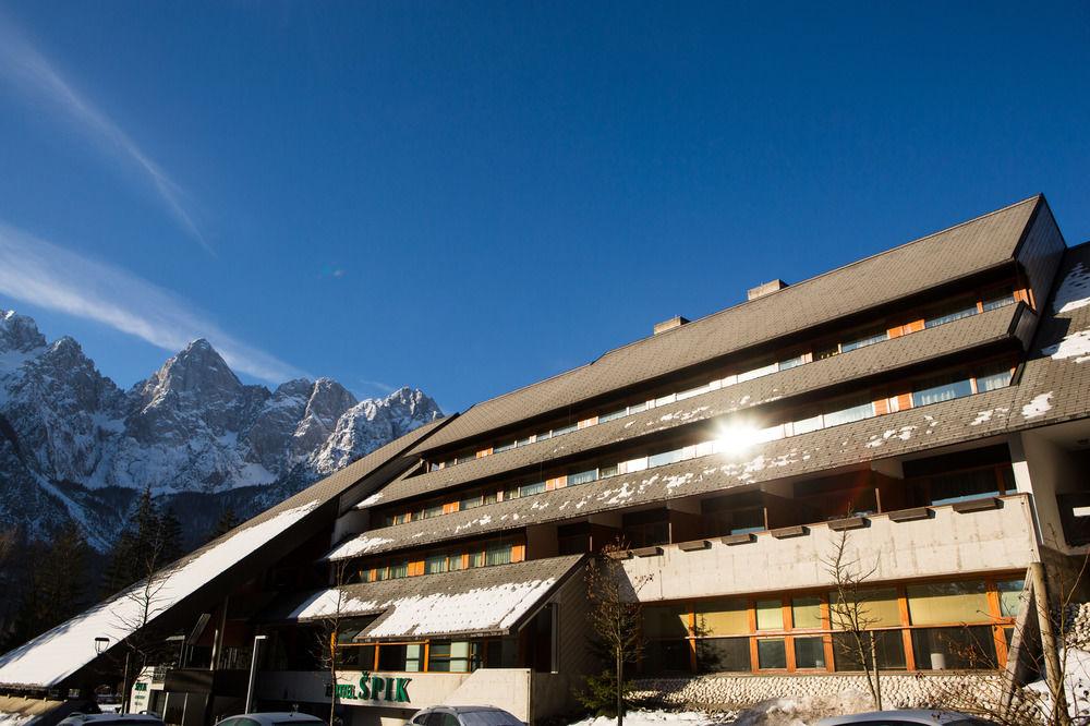 Vista Exterior Hotel Spik
