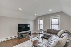 Alquiler Vacacional - Pet-friendly Malden Apartment: 7 Mi to Boston!