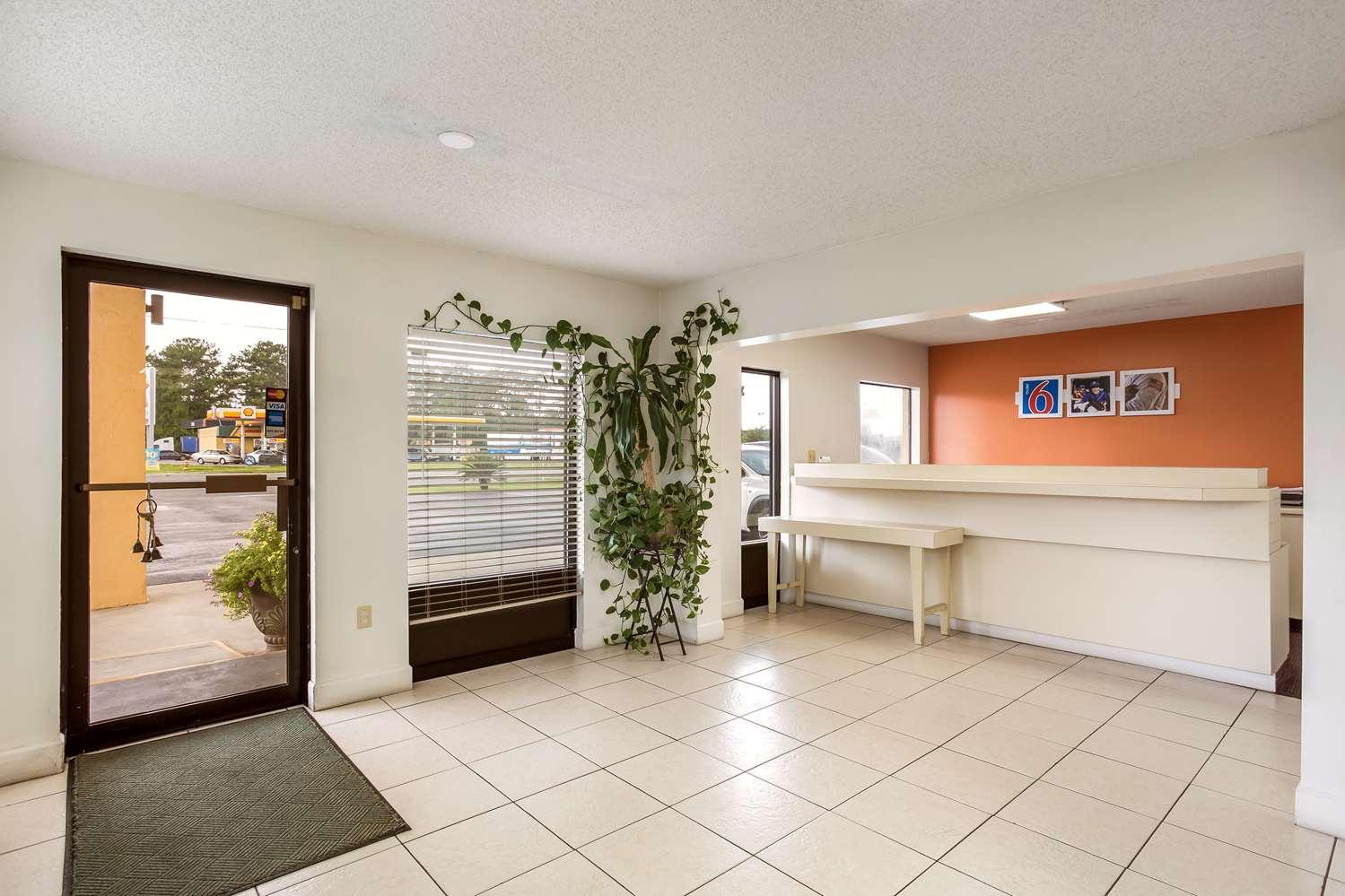 Vista Lobby Motel 6 Macclenny, FL