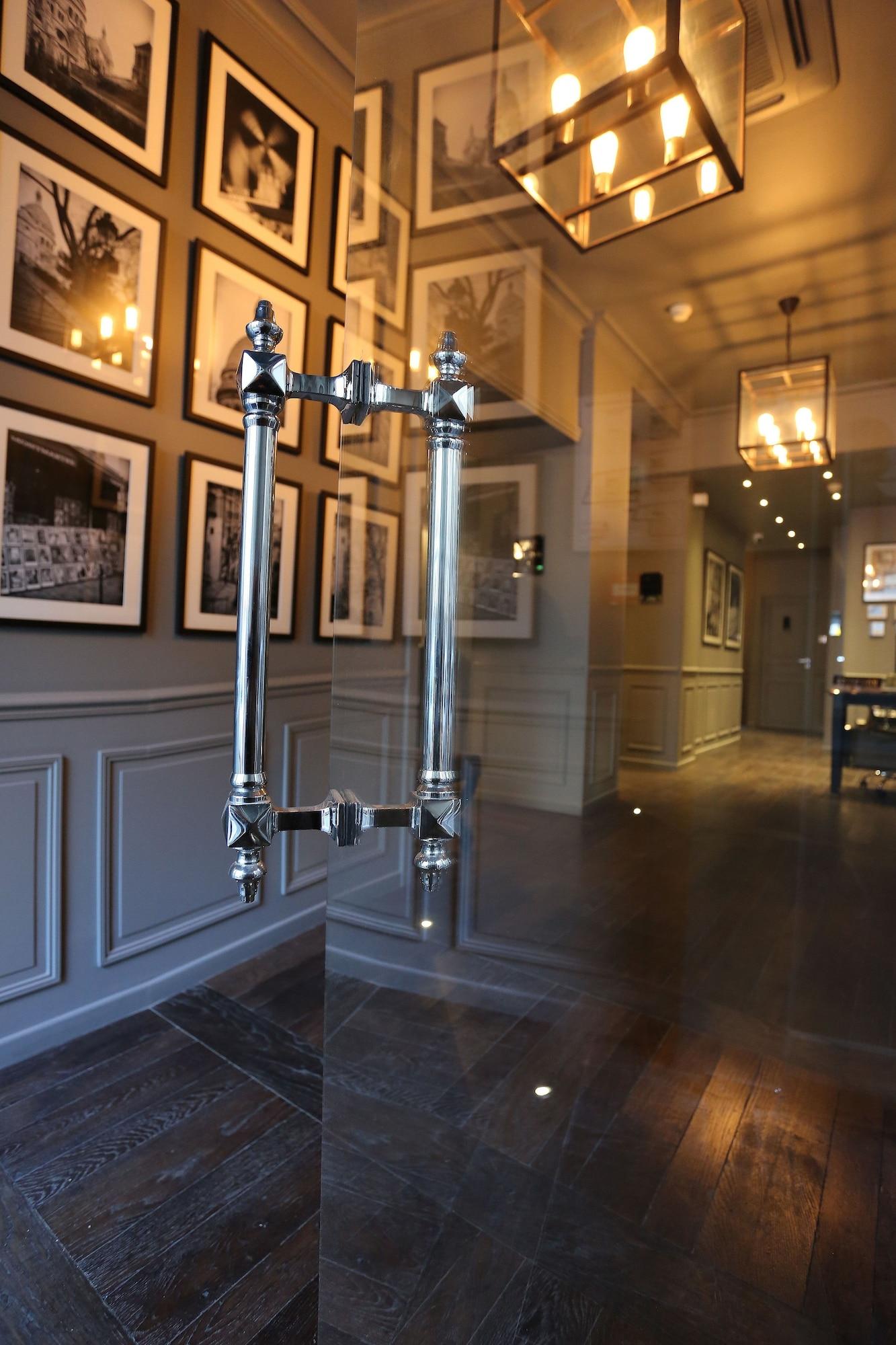 Vista Lobby Hotel Avama Montmartre