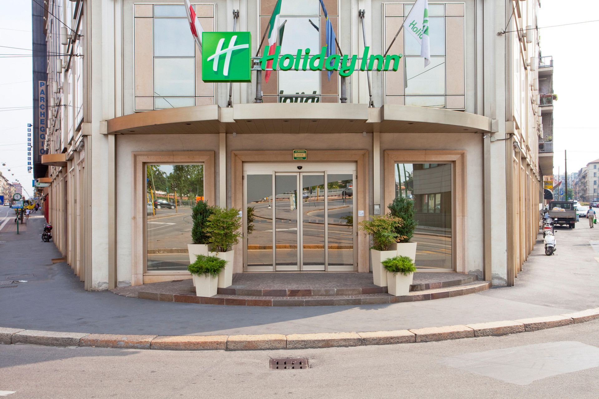 Vista Exterior Holiday Inn Milan - Garibaldi Station by IHG