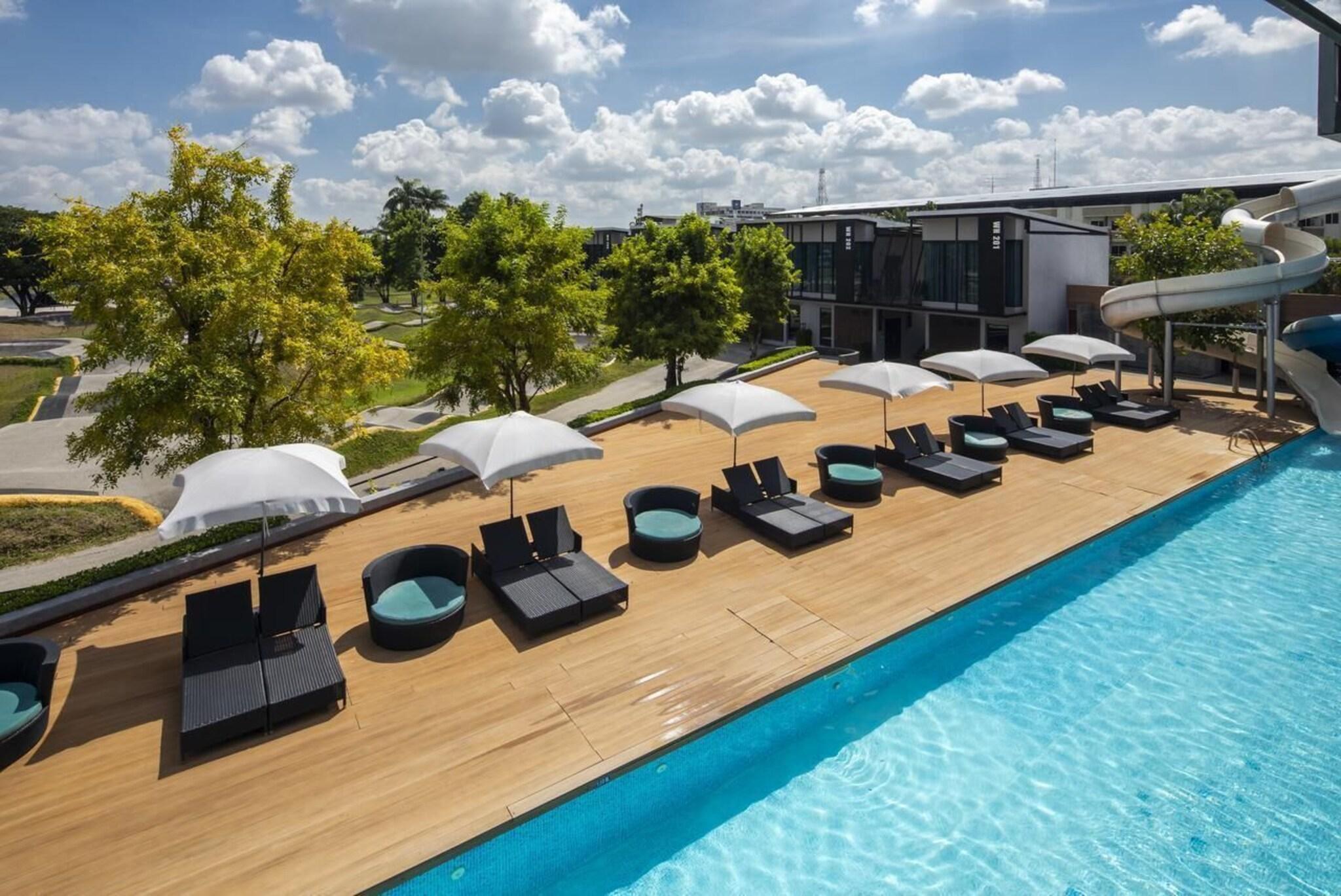 Vista Piscina The Velo S Hotel And Bmx Pump Track