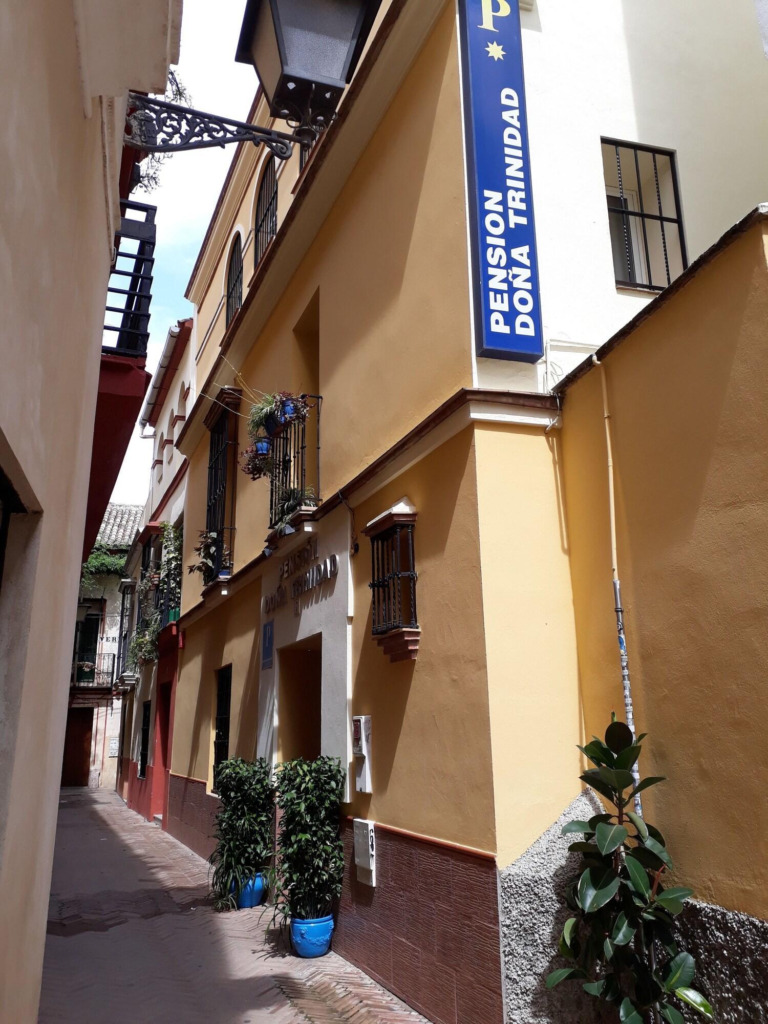 Vista Exterior Pensión Doña Trinidad