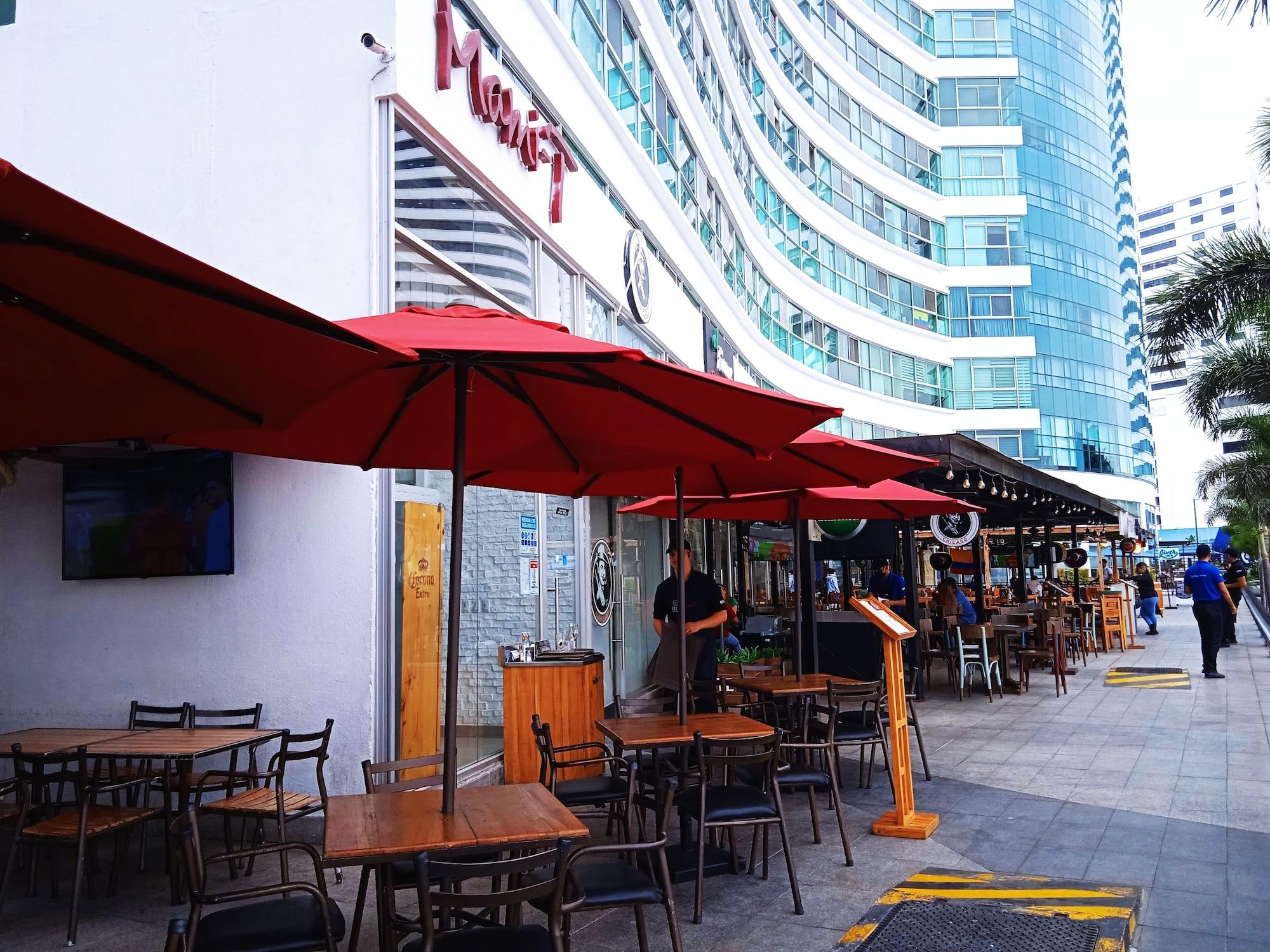 Restaurant Luxury Suites Riverfront GYE