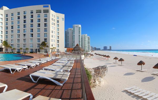 Sunset Royal Beach Resort - All Inclusive - Hoteles cerca de Playa Chac Mool en Cancún