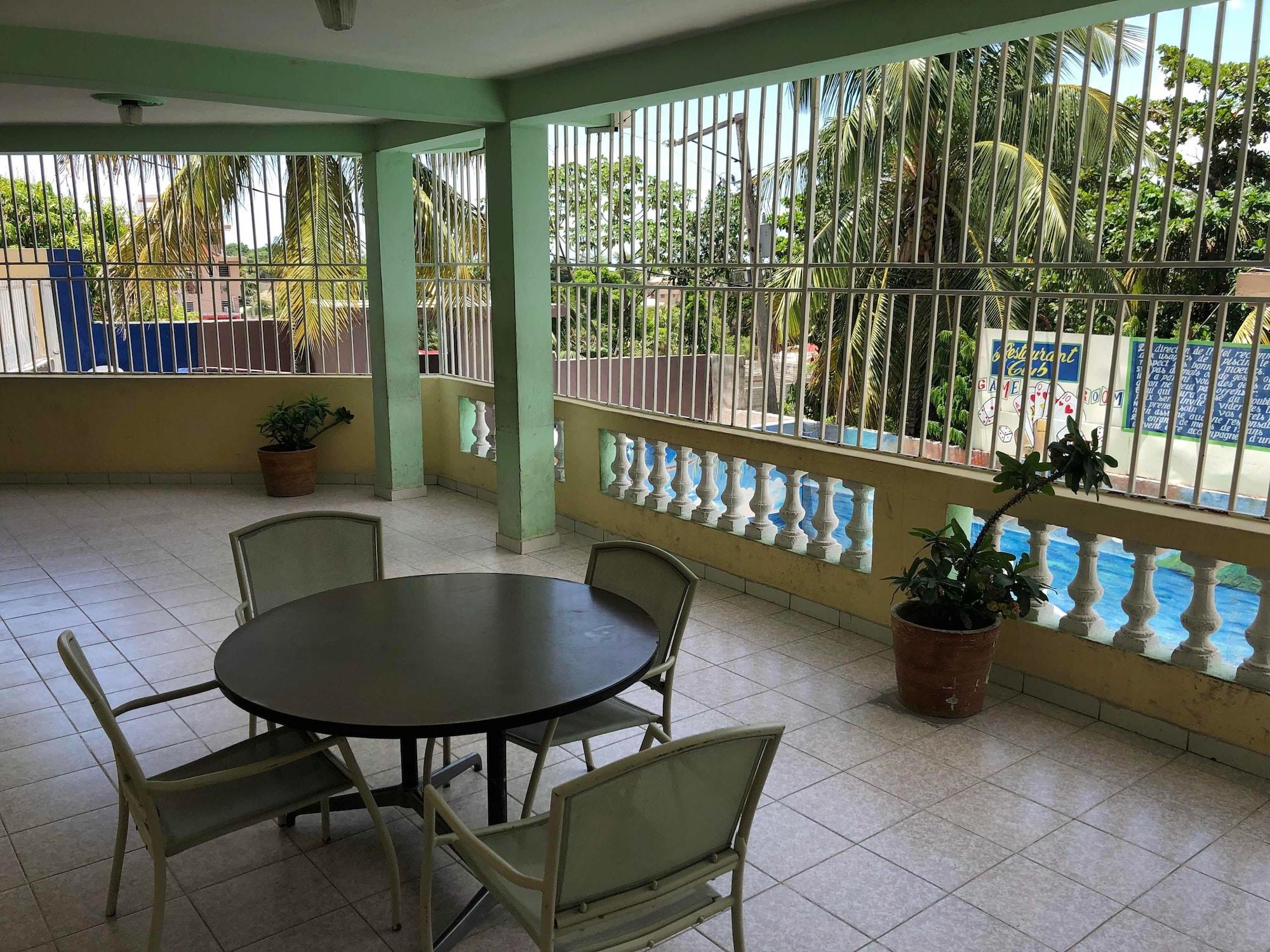 Vista Lobby Detente Du Cacique Villa Hotel