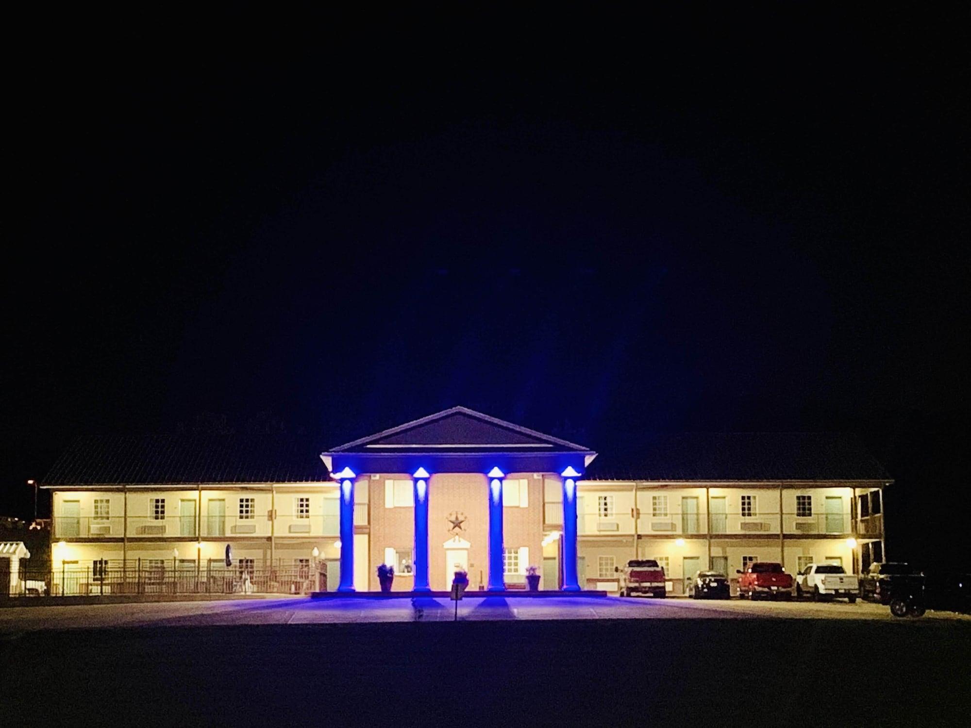 Varios Weston Inn & Suites