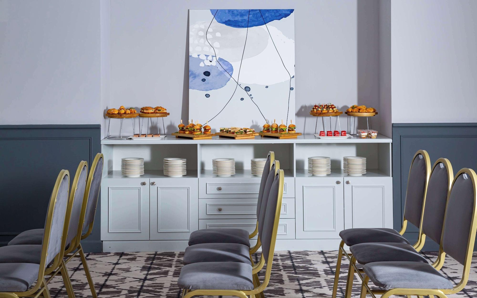 Sala de Reuniones DoubleTree by Hilton Shymkent
