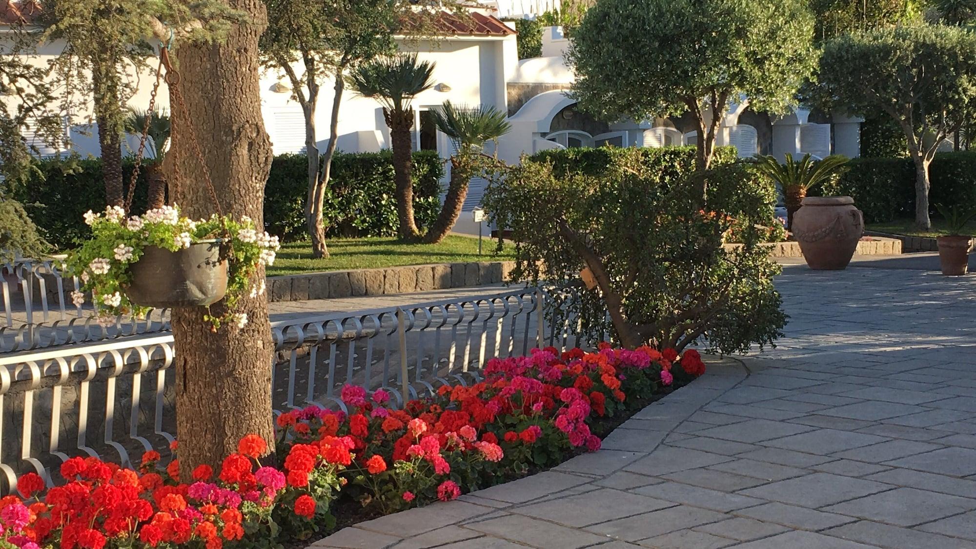 Vista Exterior Poggio Aragosta Hotel & Spa