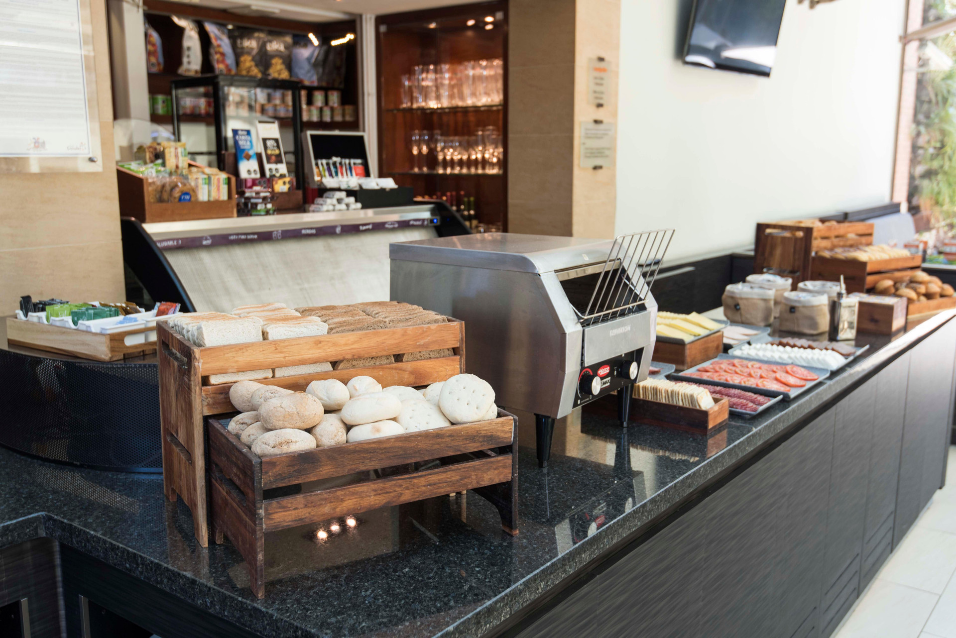 Restaurant Holiday Inn Express Santiago Las Condes by IHG