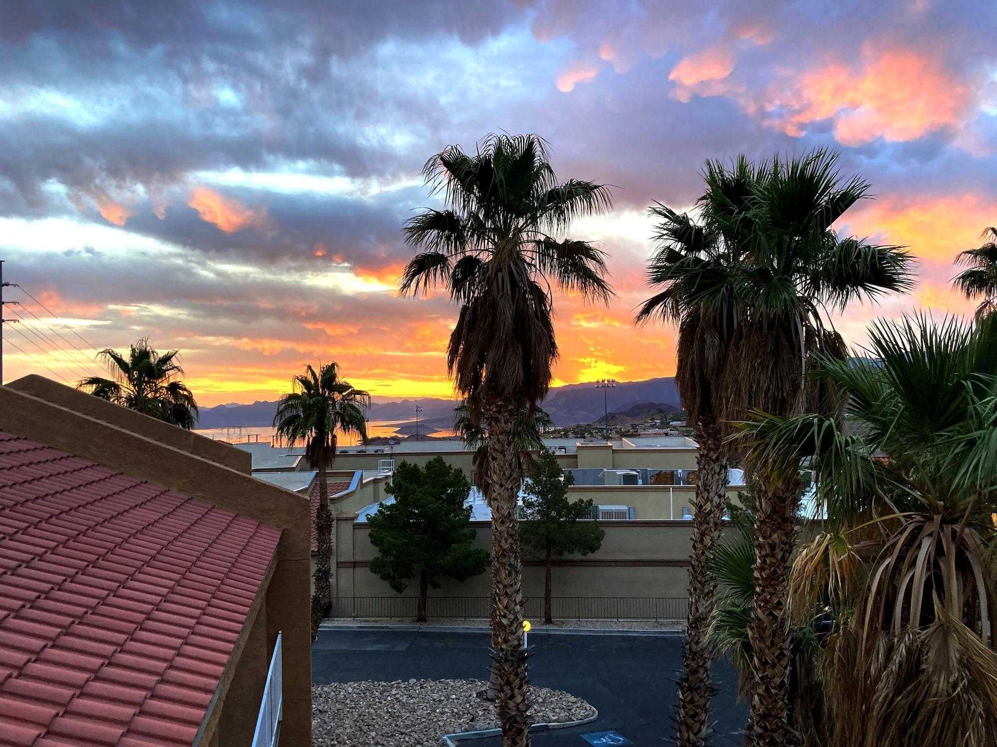 Vista Exterior Lake Mead Inn