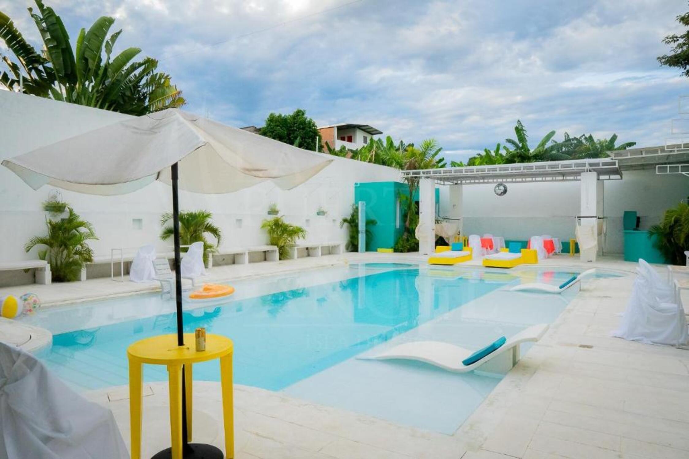 Vista Piscina Hotel Puerta del Angel