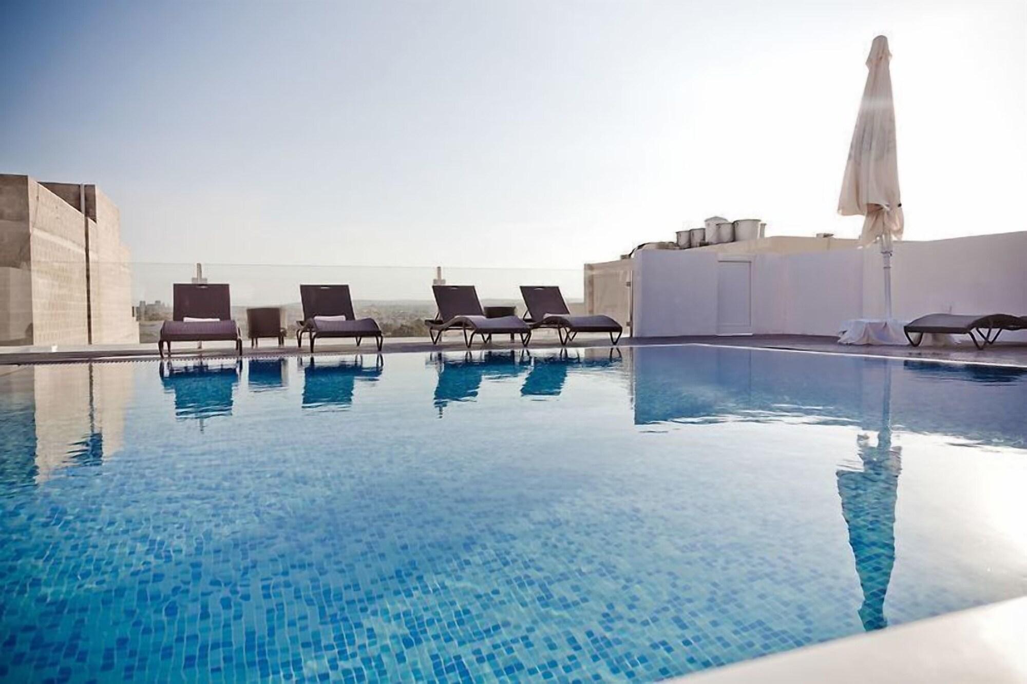 Varios Sliema Tigne Suites