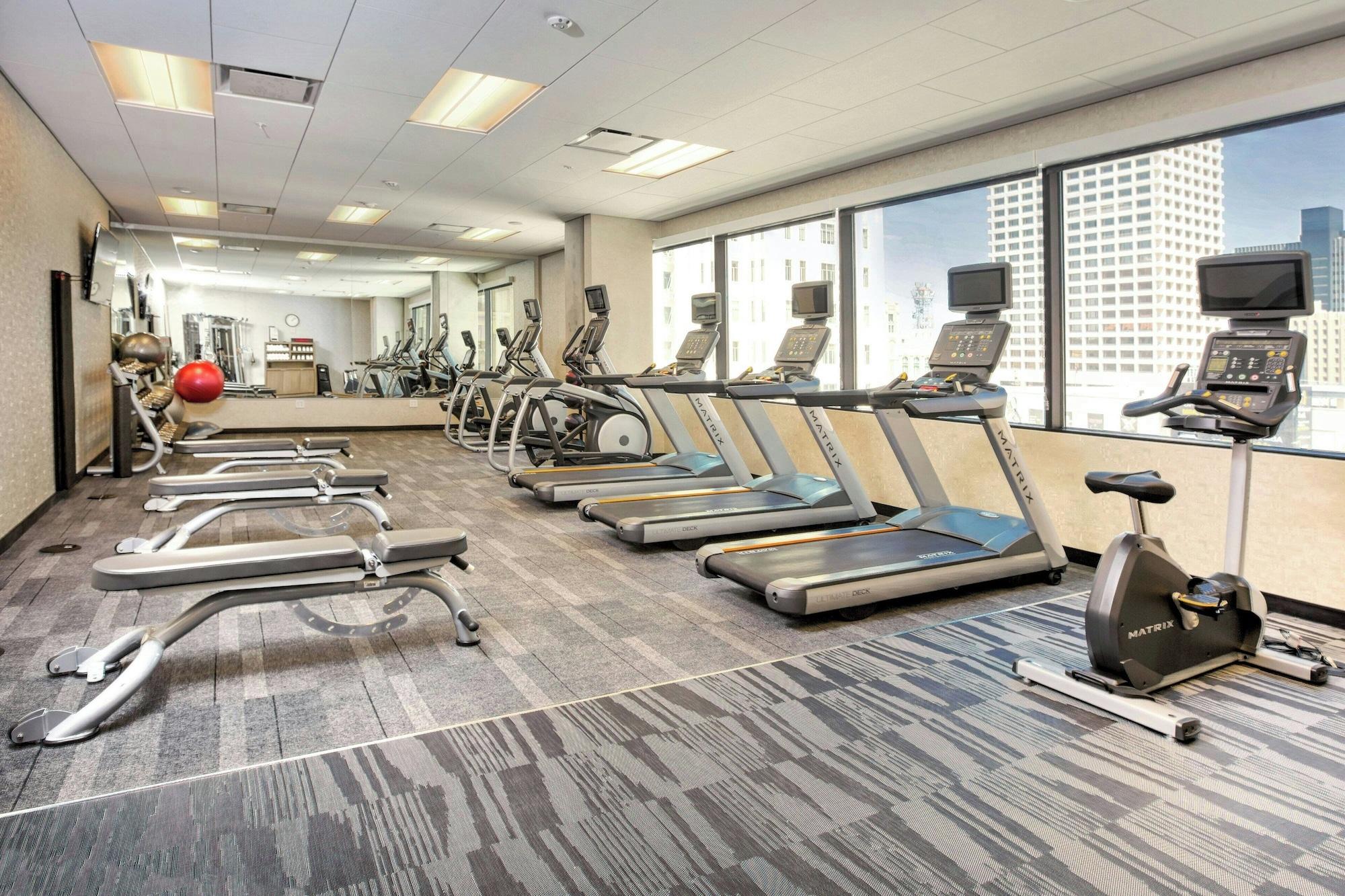 Gimnasio Courtyard Phoenix Downtown