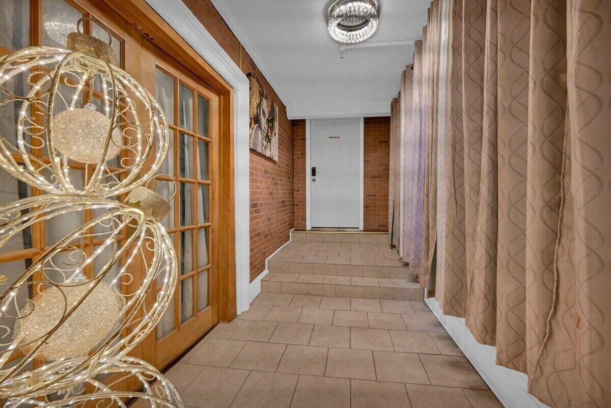 Vista Lobby Beacon Hotel