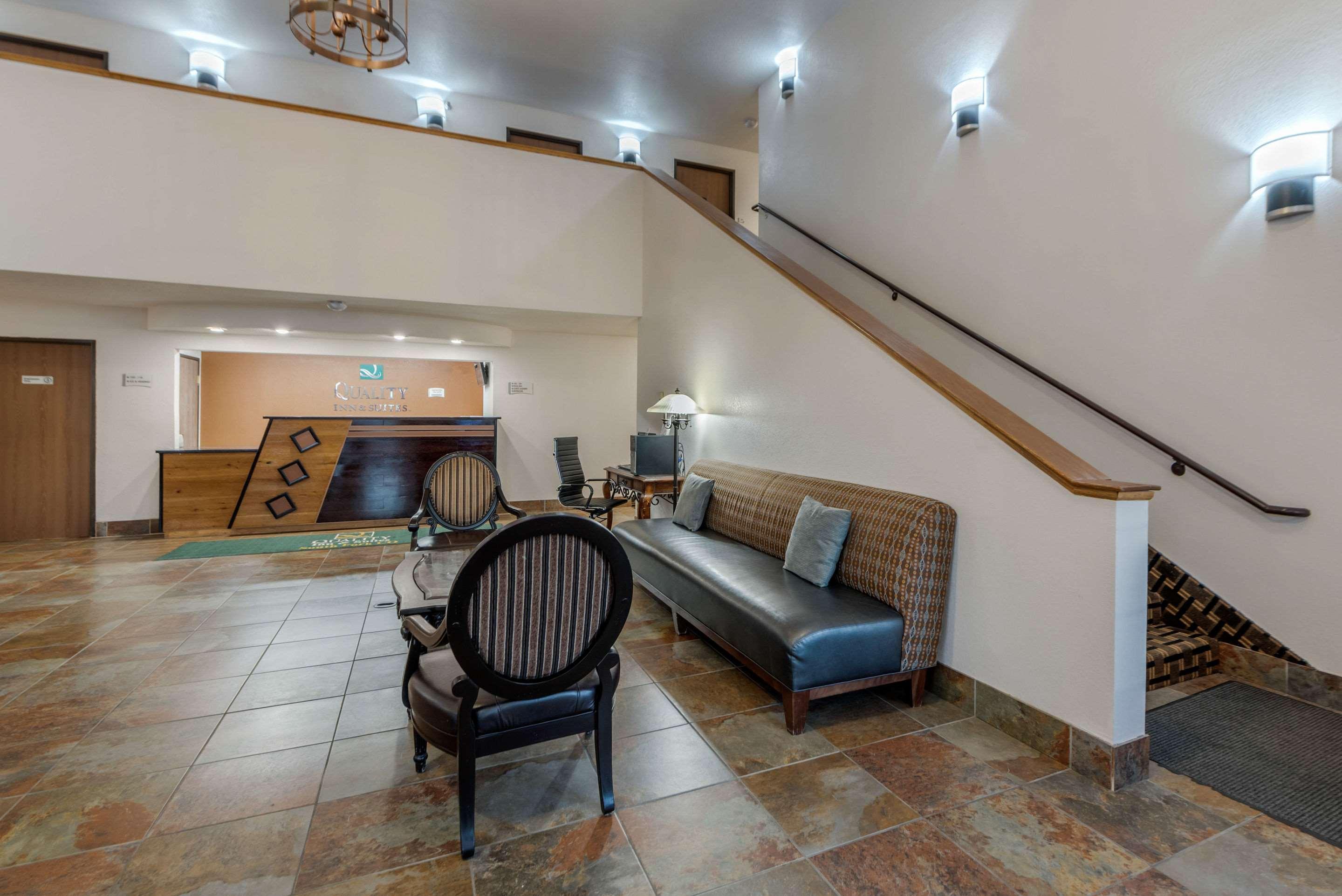 Vista Lobby Quality Inn Suites South Fork