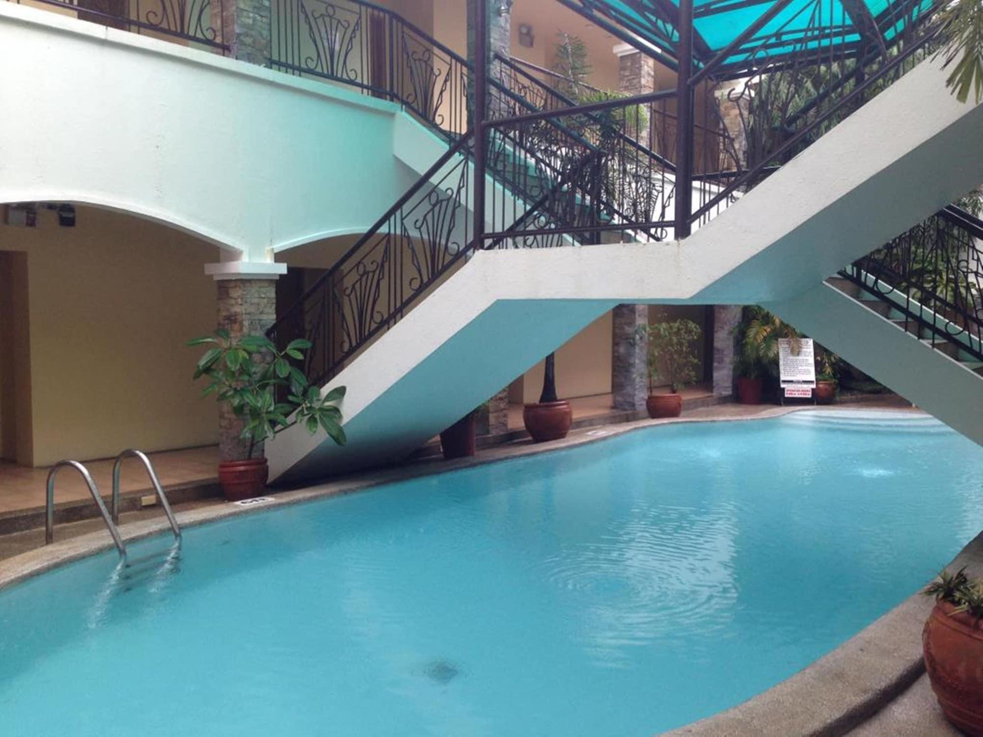 Vista Piscina Bayfront Hotel Subic