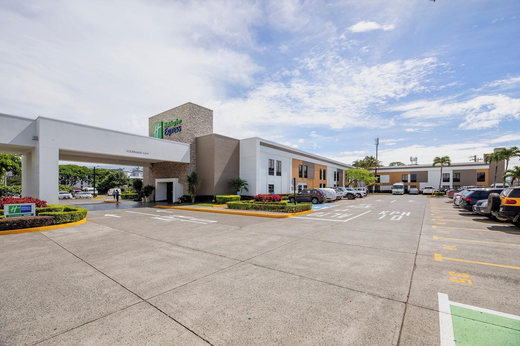 Vista Exterior Holiday Inn Express San Jose Costa Rica Airport by IHG