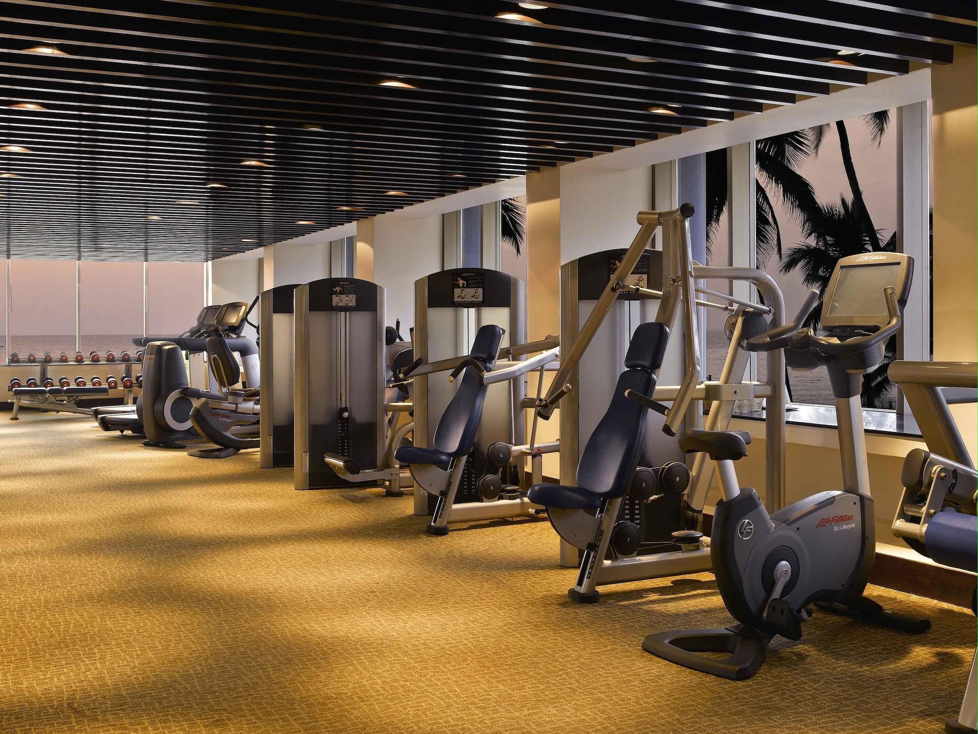 Gimnasio Novotel Mumbai Juhu Beach Hotel