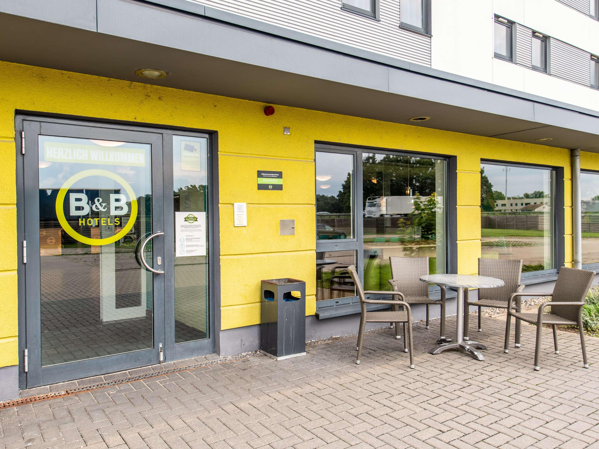 Vista Exterior B&B Hotel Erlangen