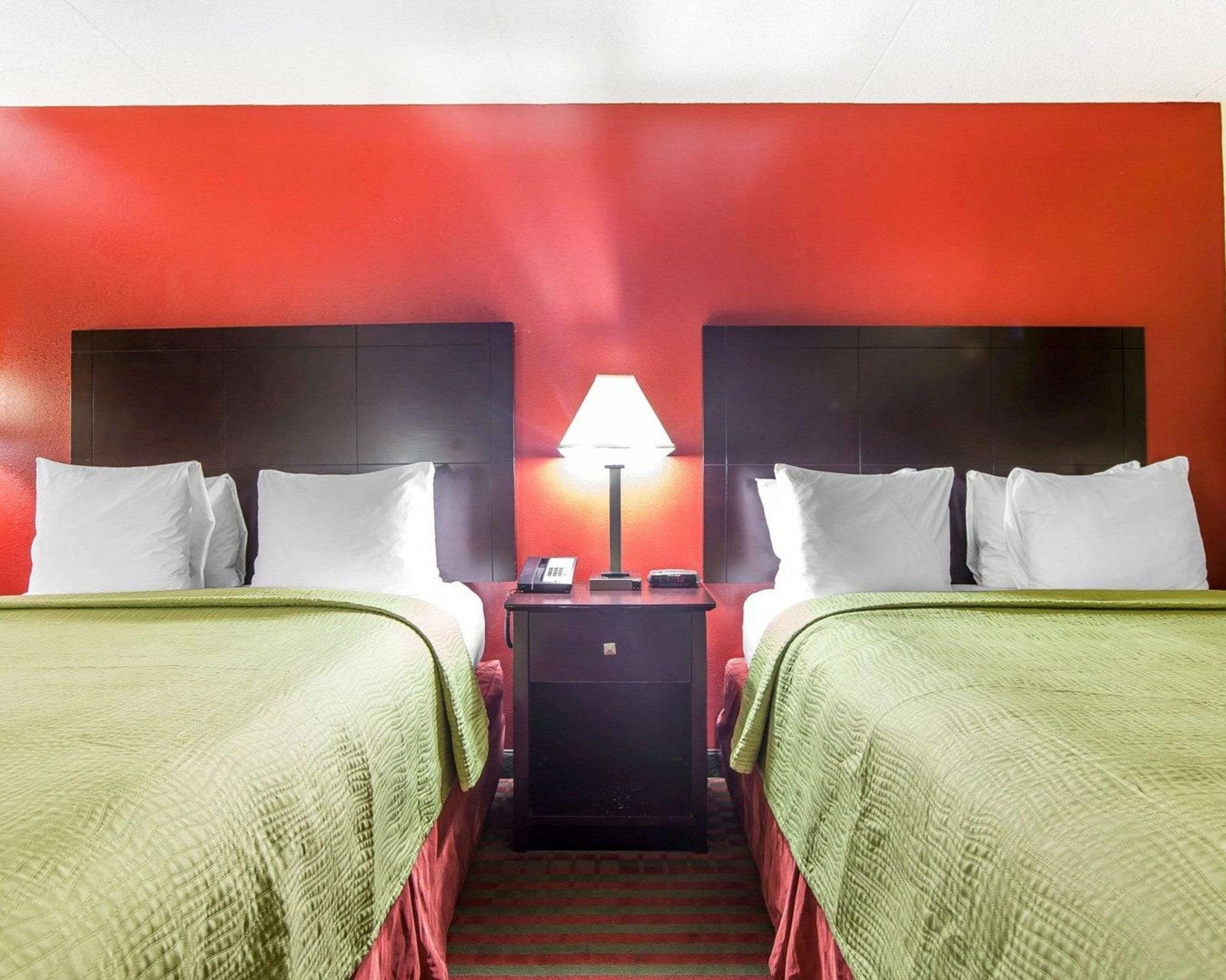 Habitación Quality Inn West