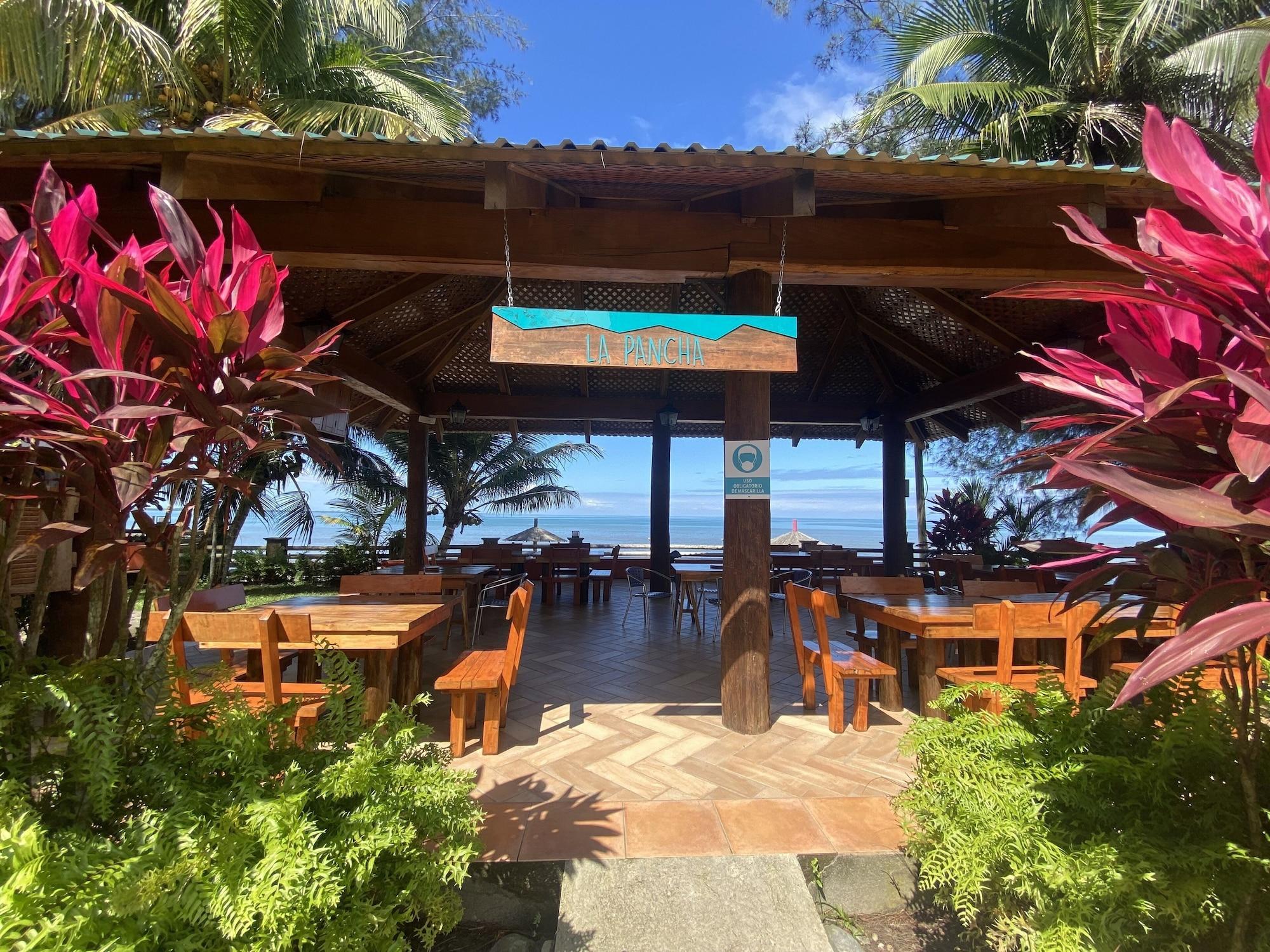 Restaurant Paraiso Rainforest and Beach Hotel