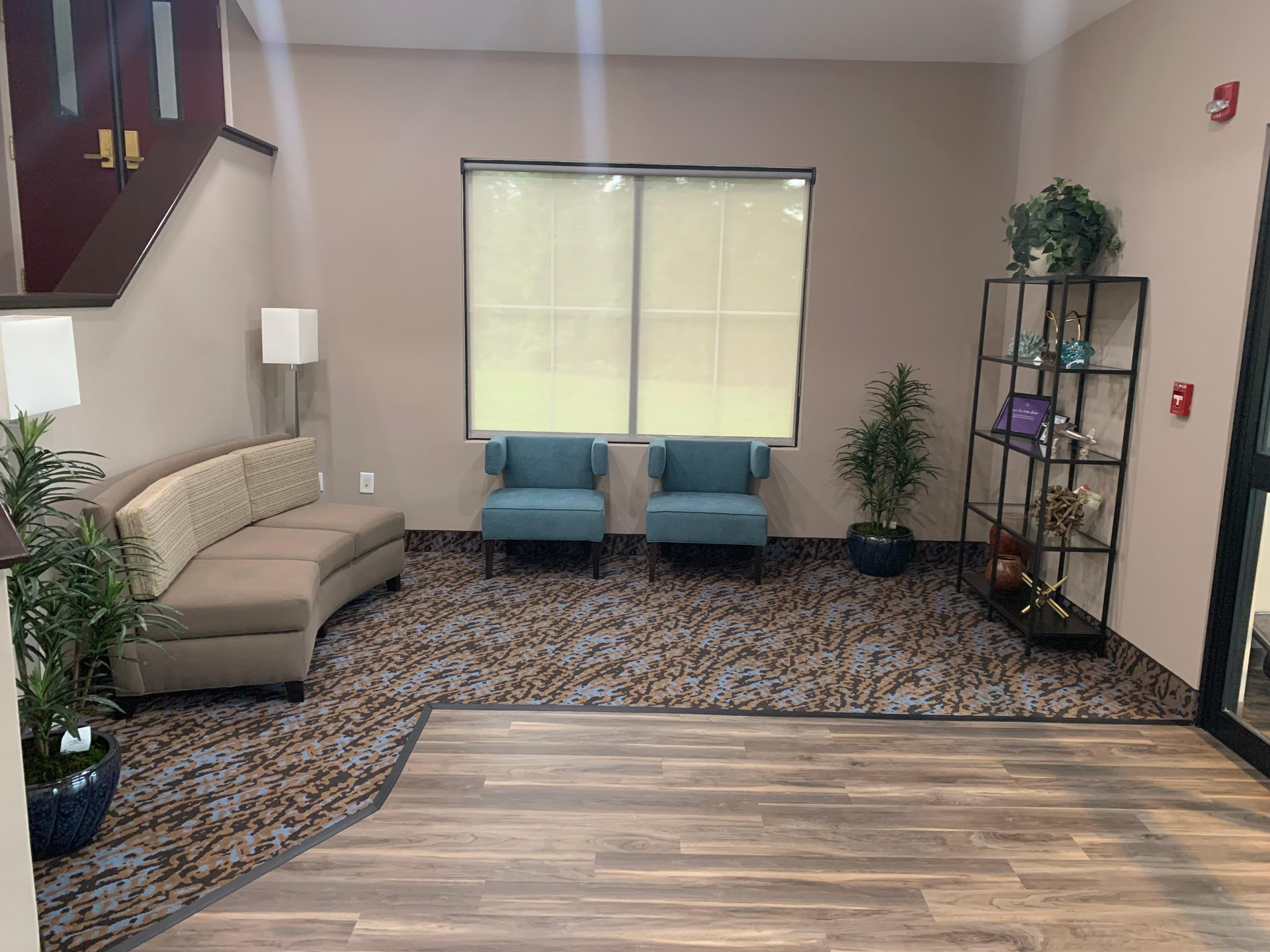 Vista Lobby Sleep Inn & Suites California